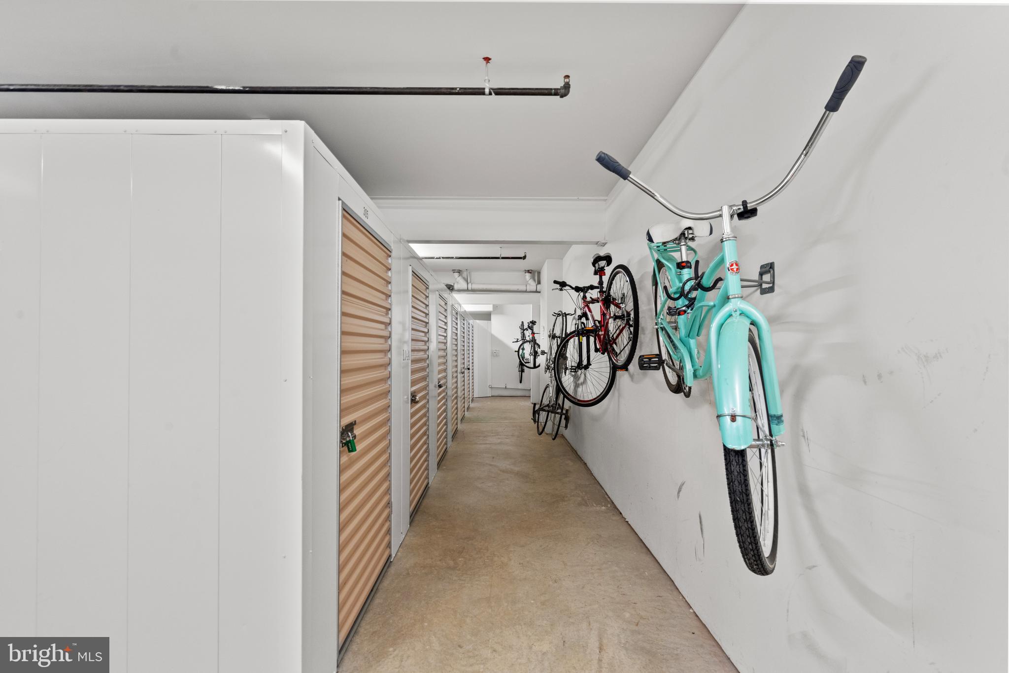 COBBLESTONE SQUARE - Residential