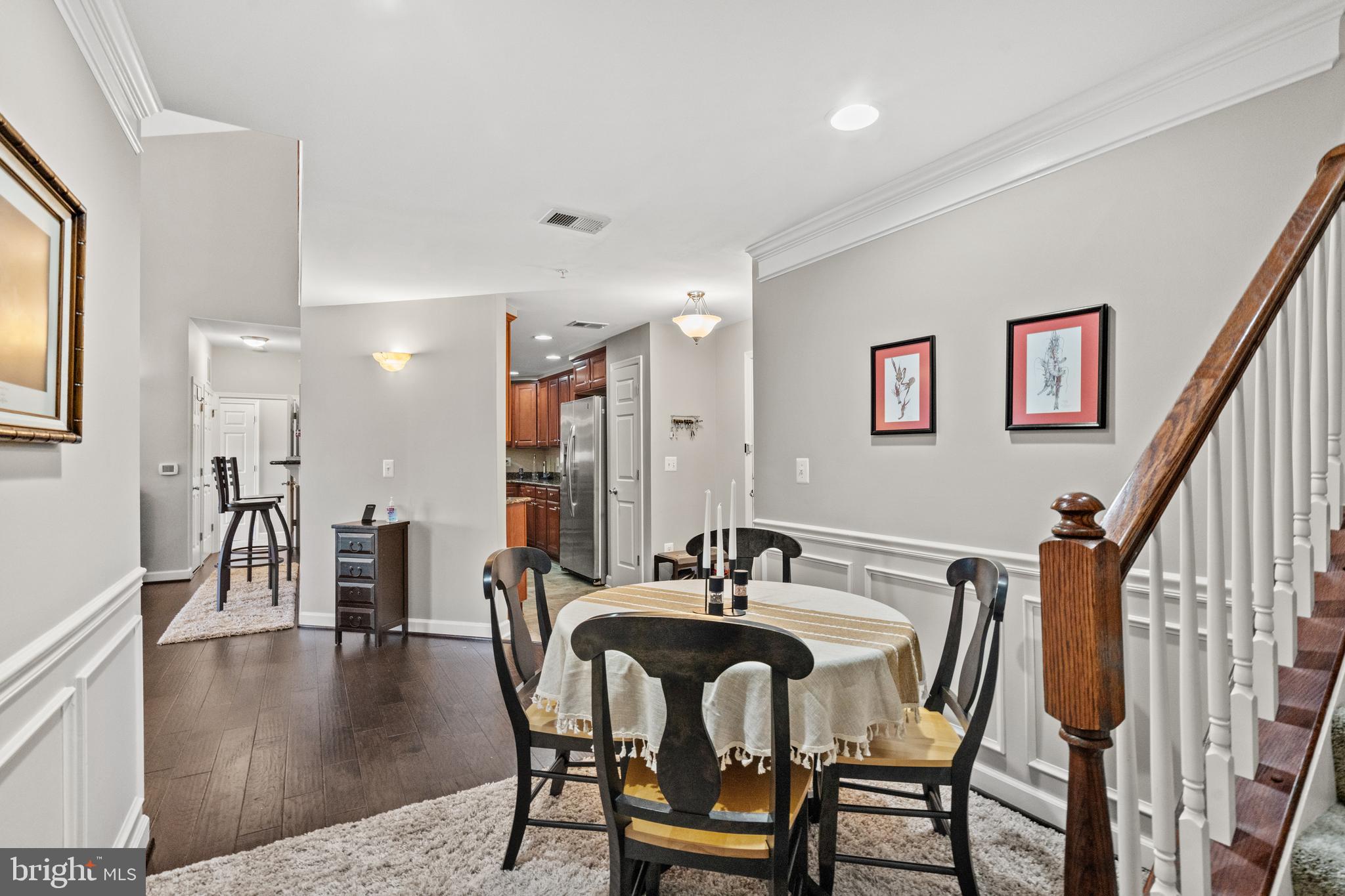 COBBLESTONE SQUARE - Residential