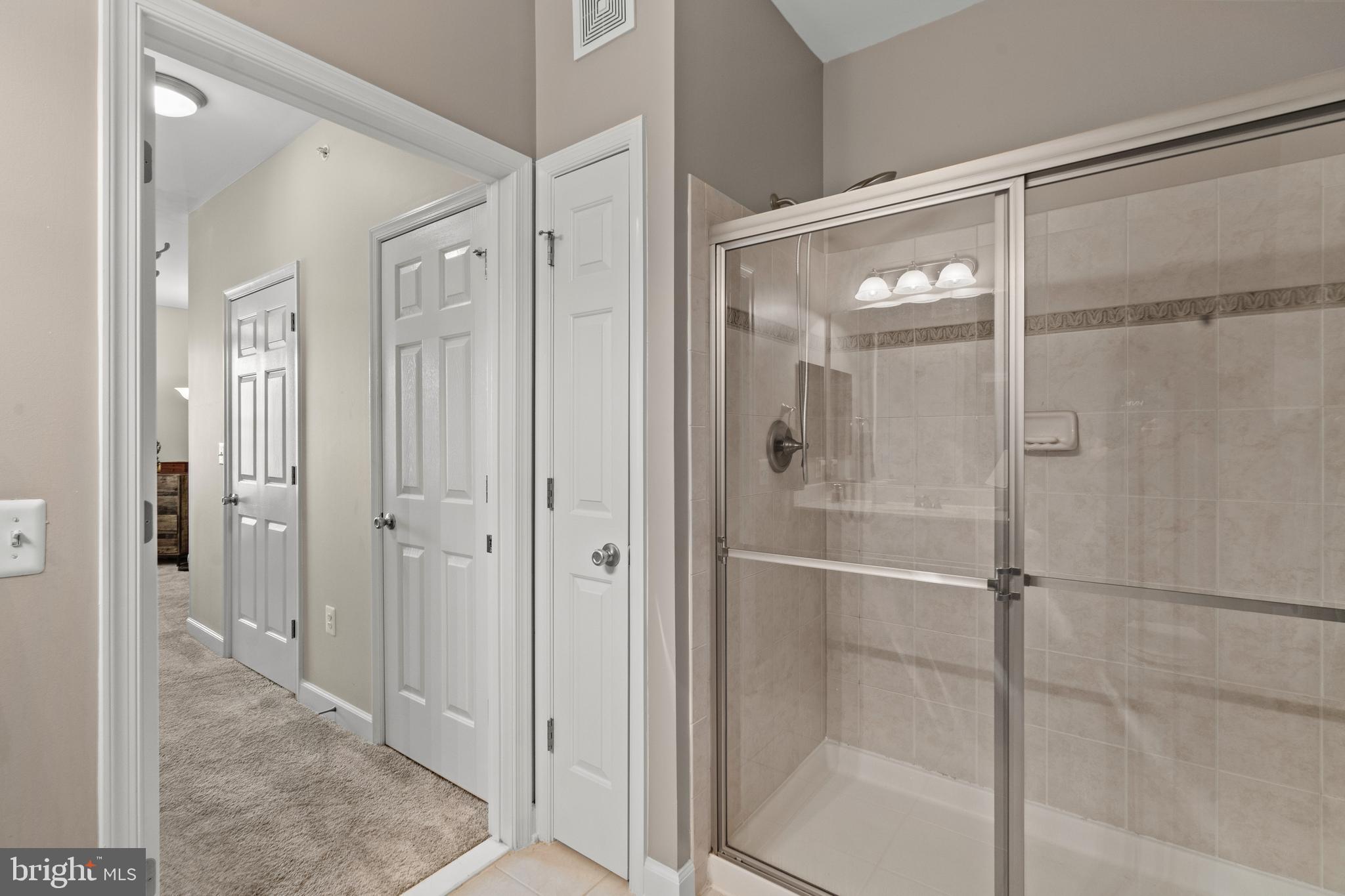 COBBLESTONE SQUARE - Residential