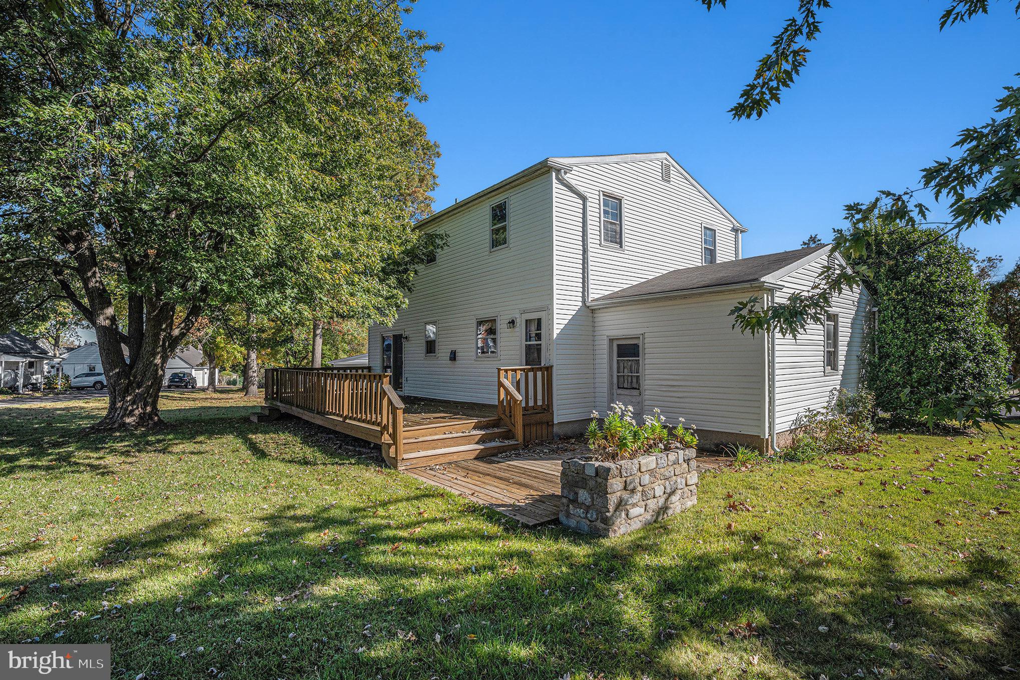 142 ORCHARD LANE