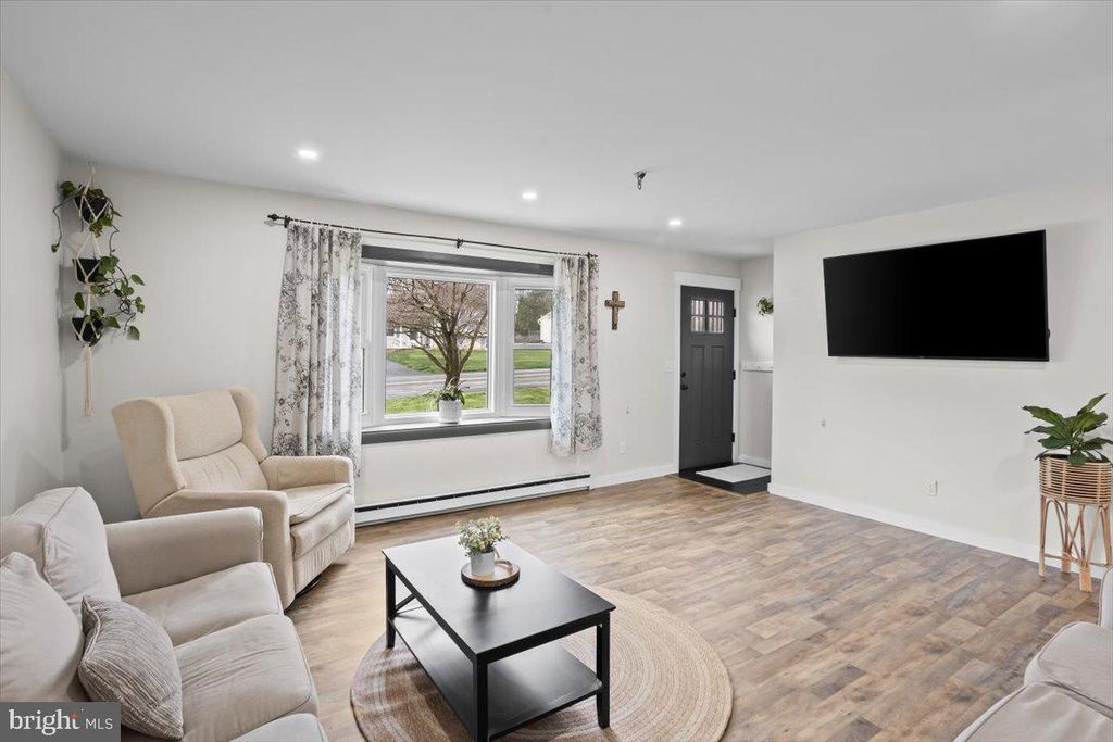 Photo of 464 W Ridge Road, ELIZABETHTOWN, PA 17022 (MLS # PALA2085648)