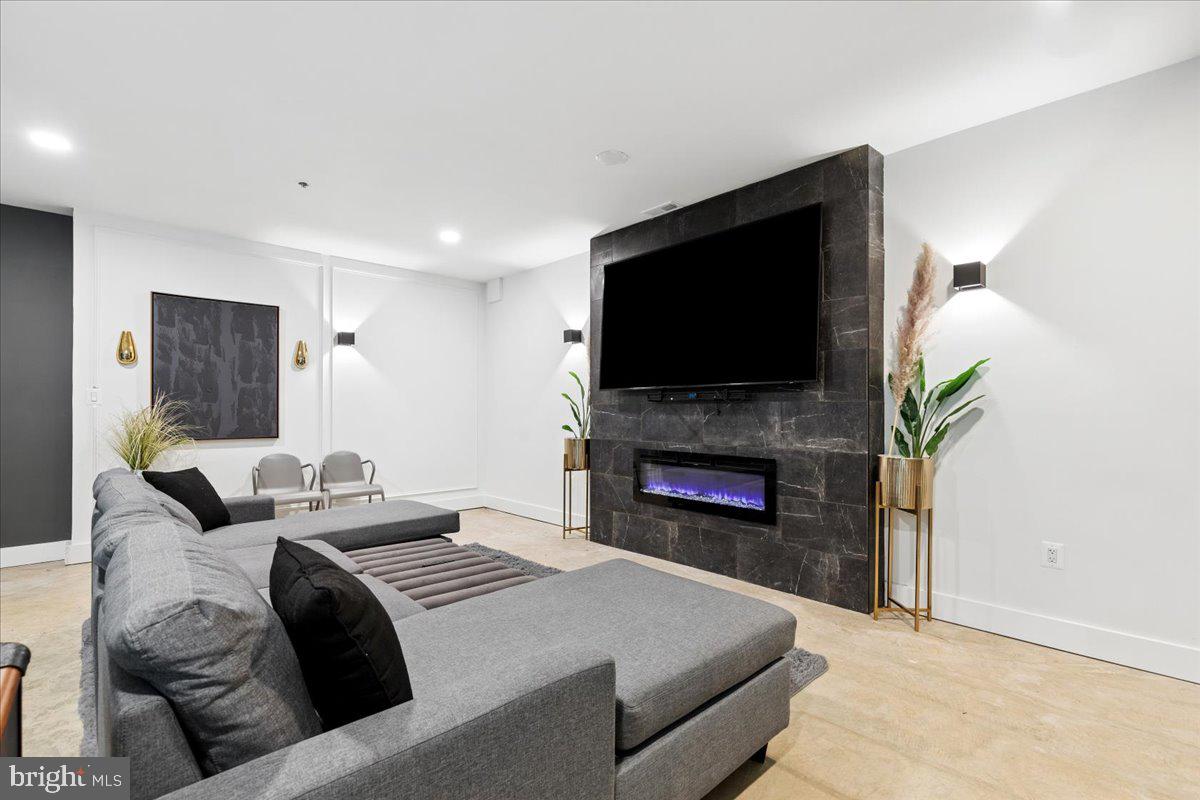 ARUNDEL ON THE BAY - Residential