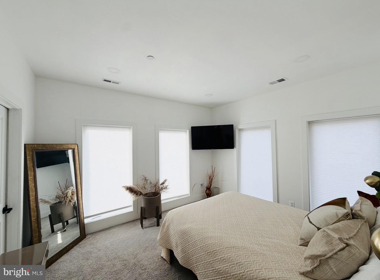 3249 ARUNDEL ON THE BAY ROAD