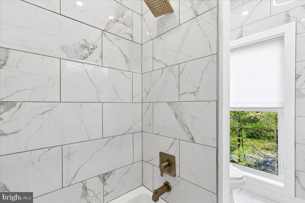 ARUNDEL ON THE BAY - Residential