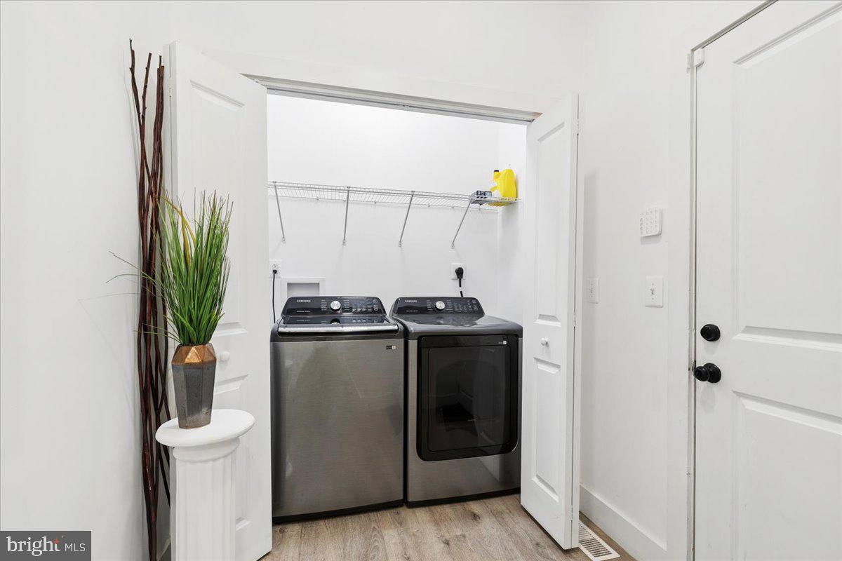 ARUNDEL ON THE BAY - Residential