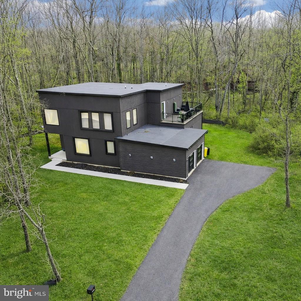 3249 ARUNDEL ON THE BAY ROAD