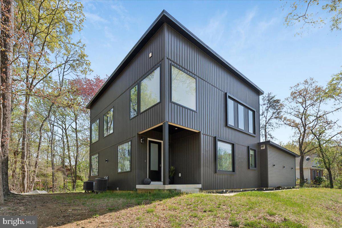 ARUNDEL ON THE BAY - Residential