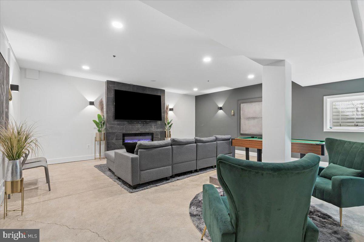 ARUNDEL ON THE BAY - Residential