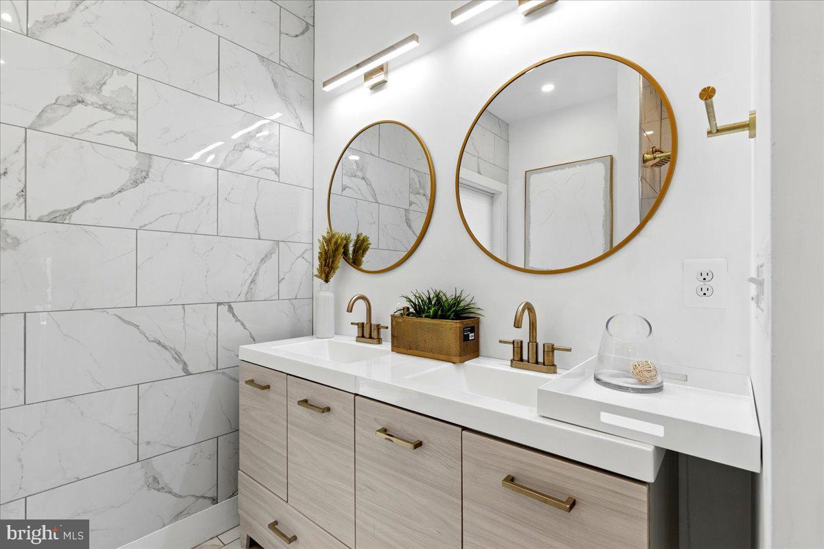 ARUNDEL ON THE BAY - Residential