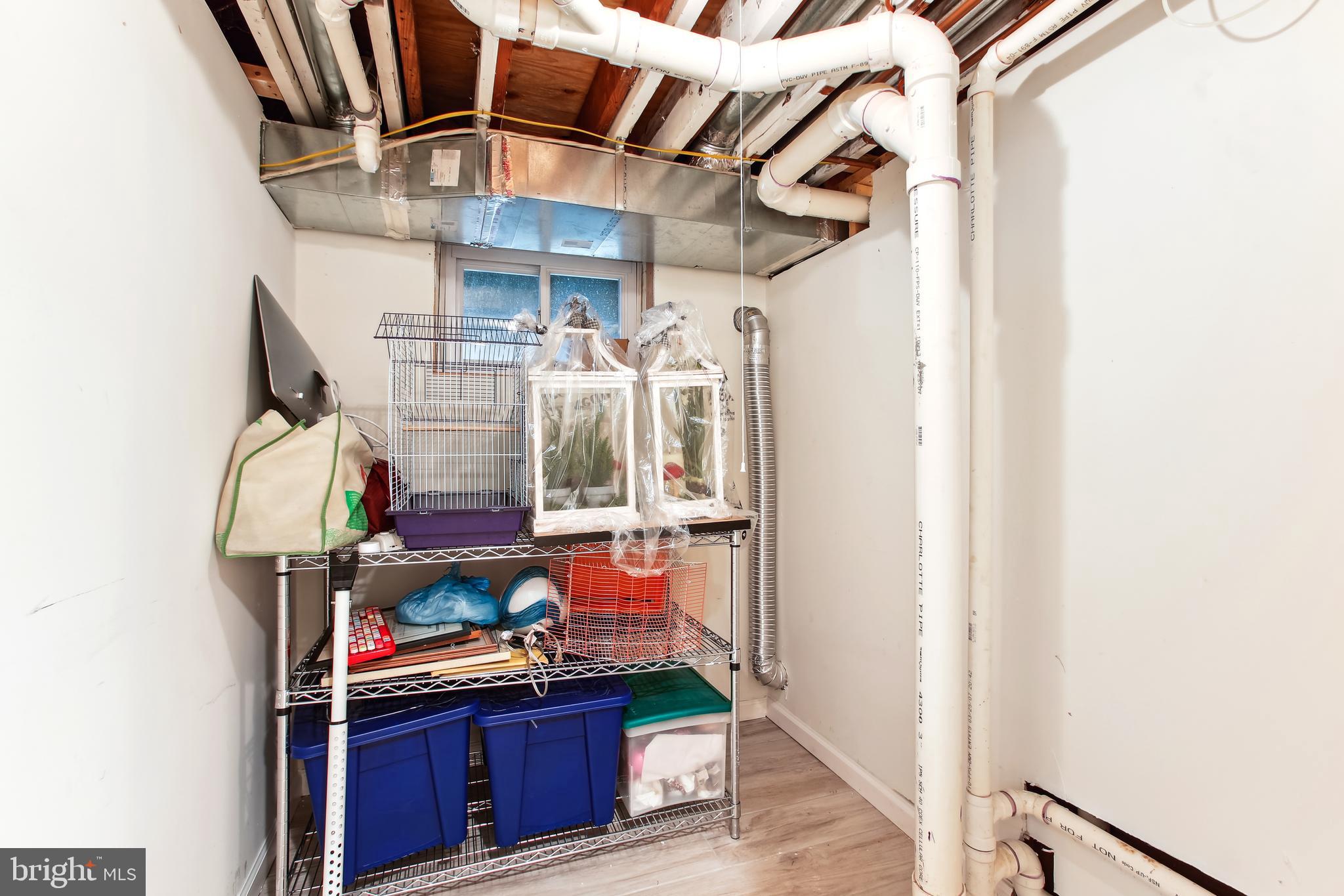 CRESCENT HILLS - Residential