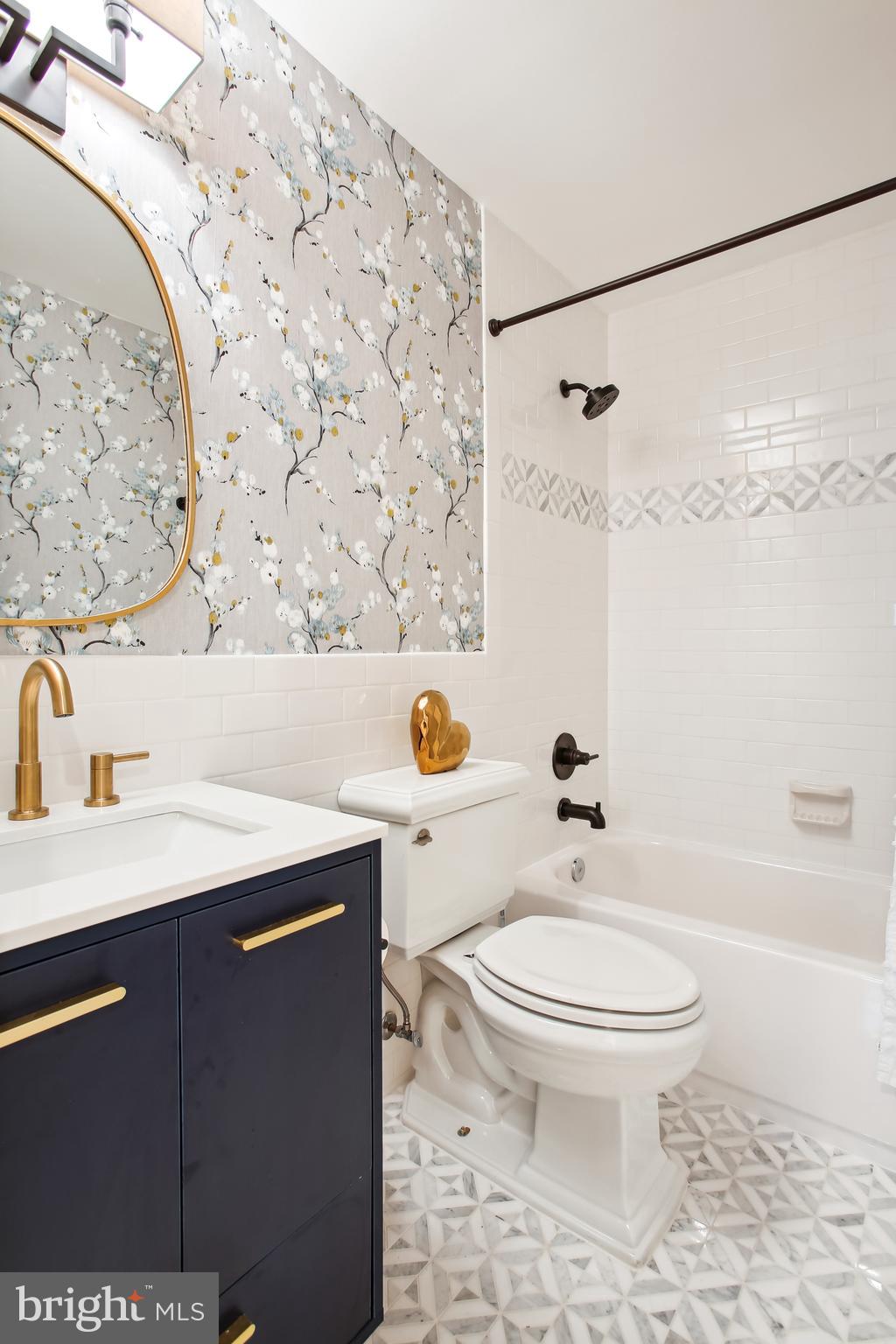 CRESCENT HILLS - Residential