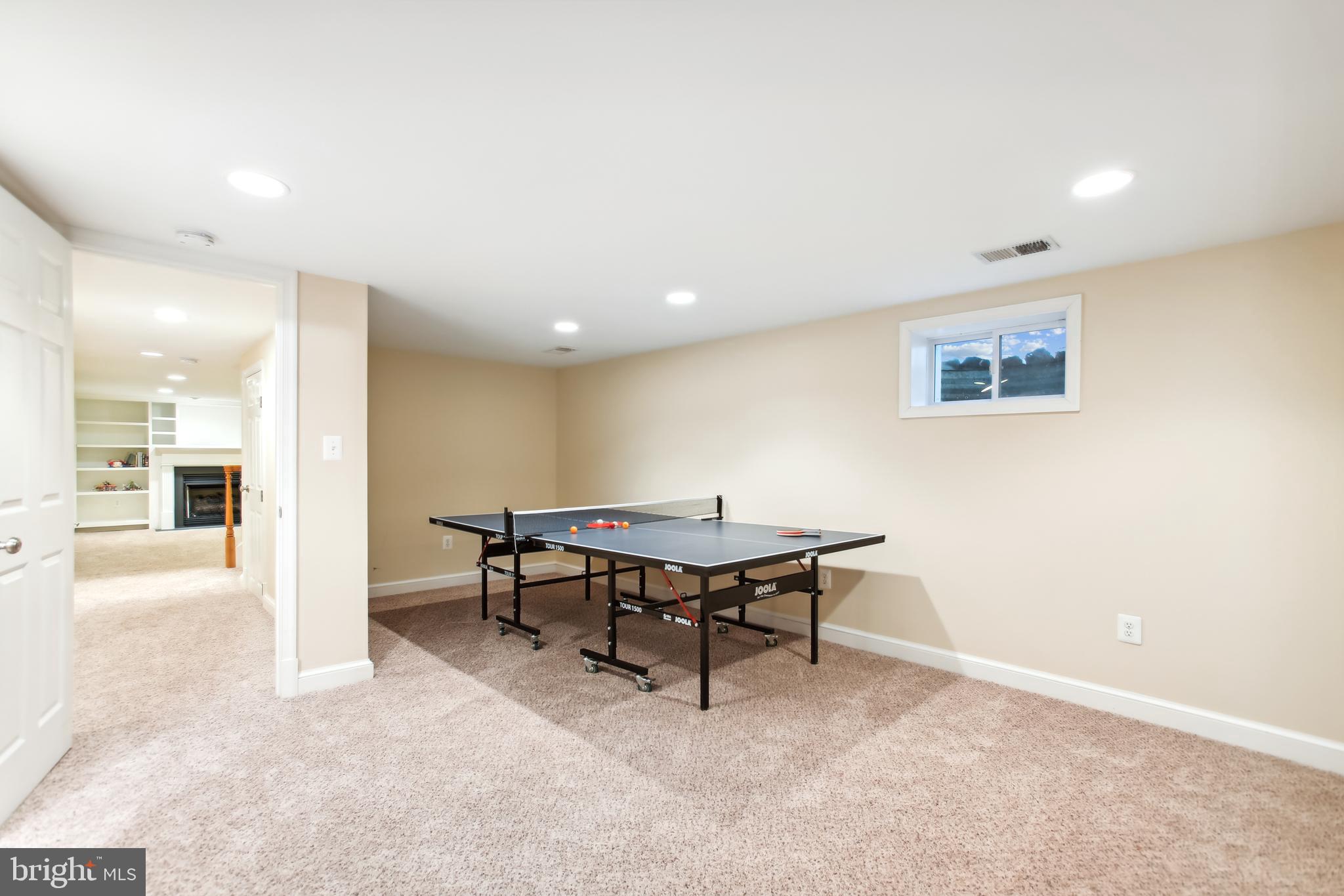 CRESCENT HILLS - Residential