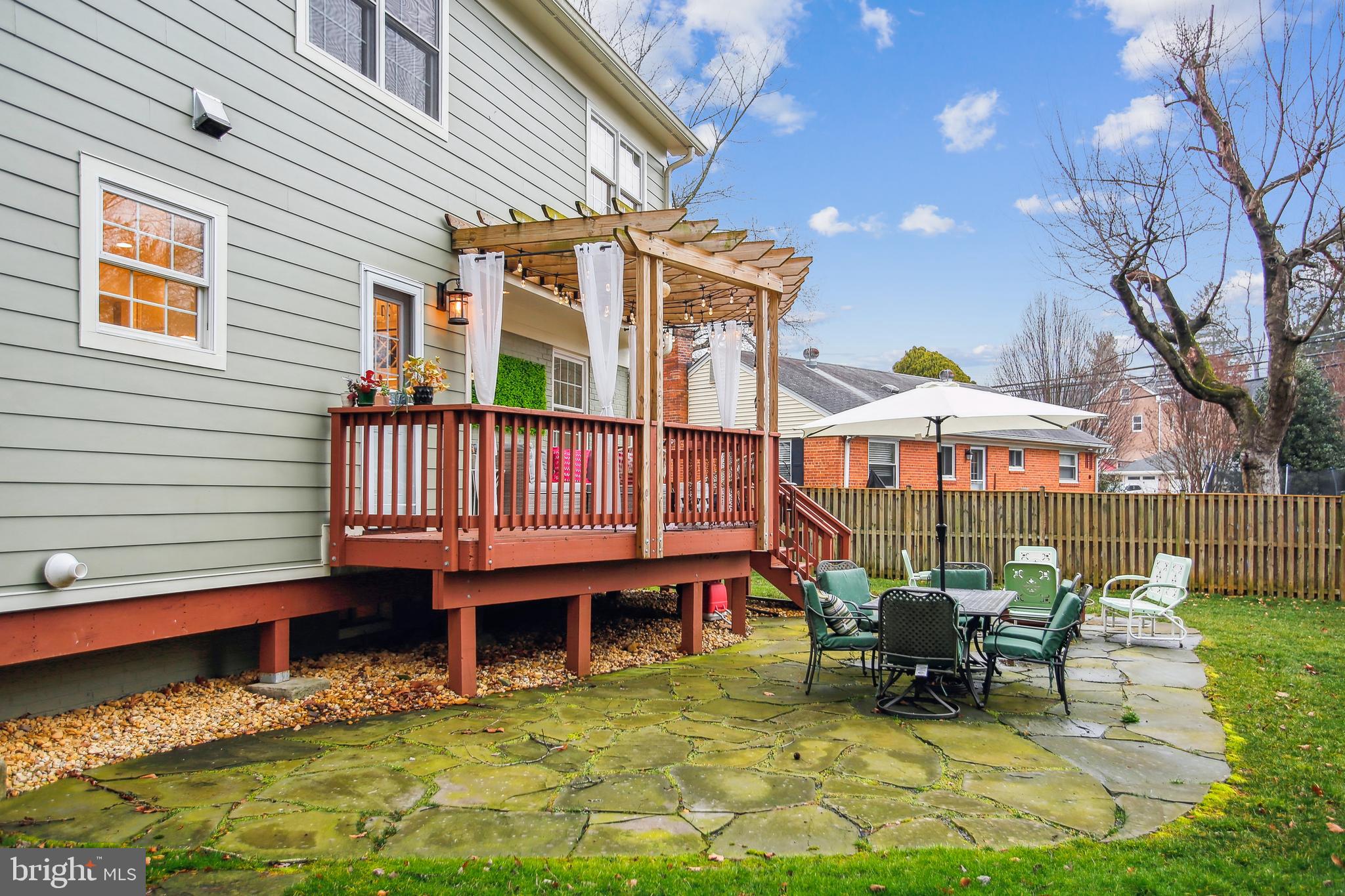 CRESCENT HILLS - Residential