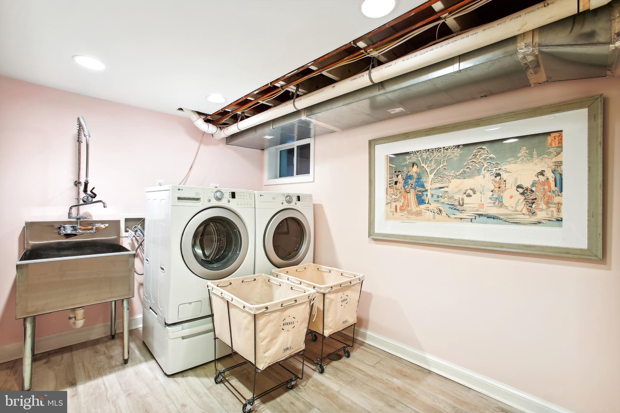 CRESCENT HILLS - Residential