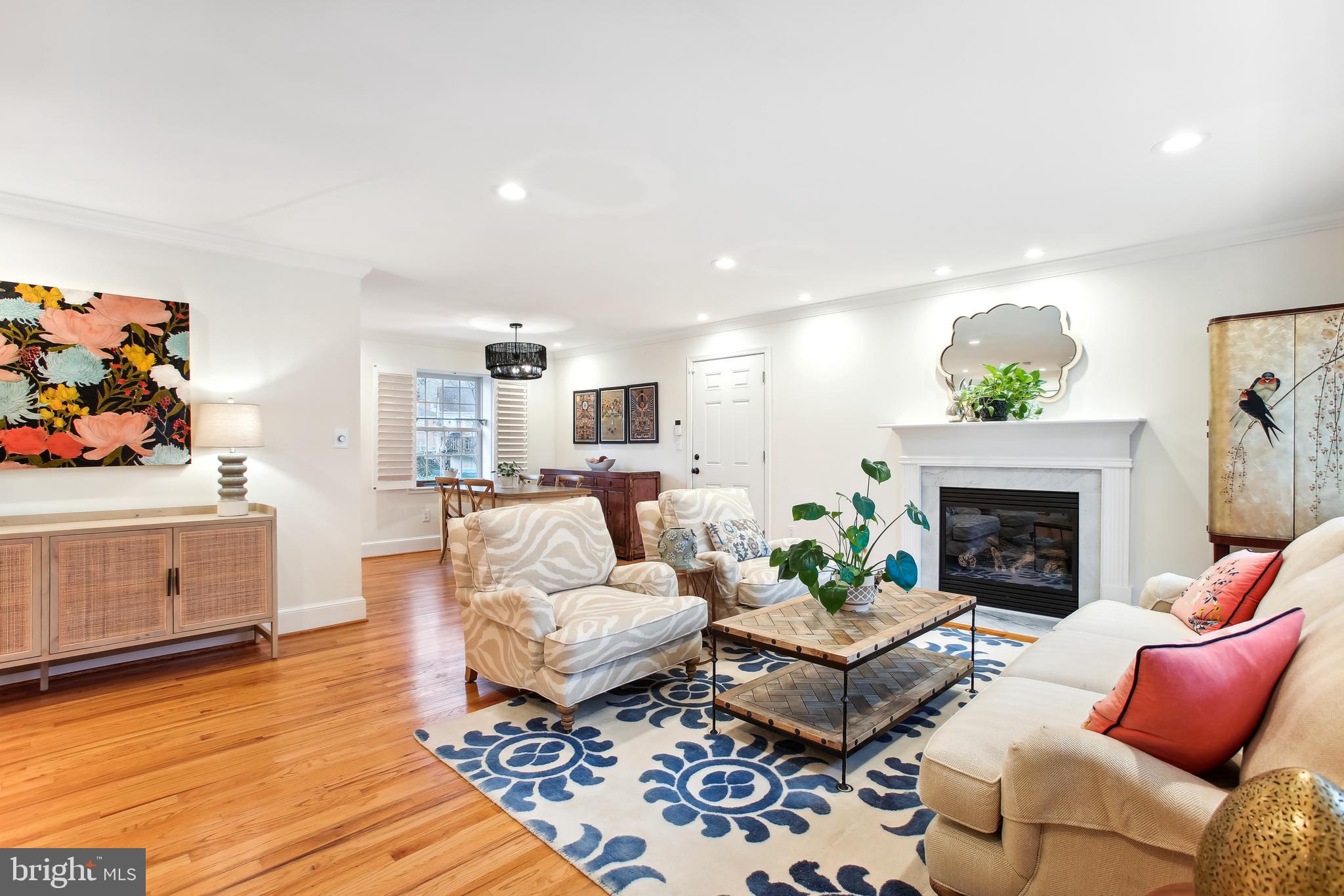 CRESCENT HILLS - Residential