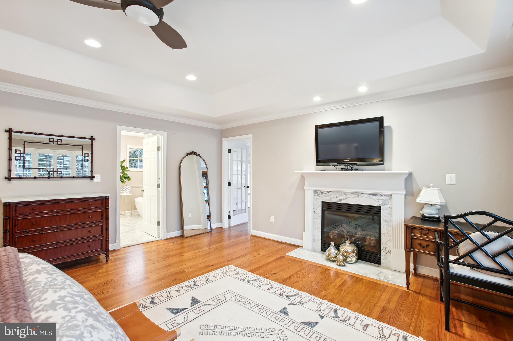 CRESCENT HILLS - Residential