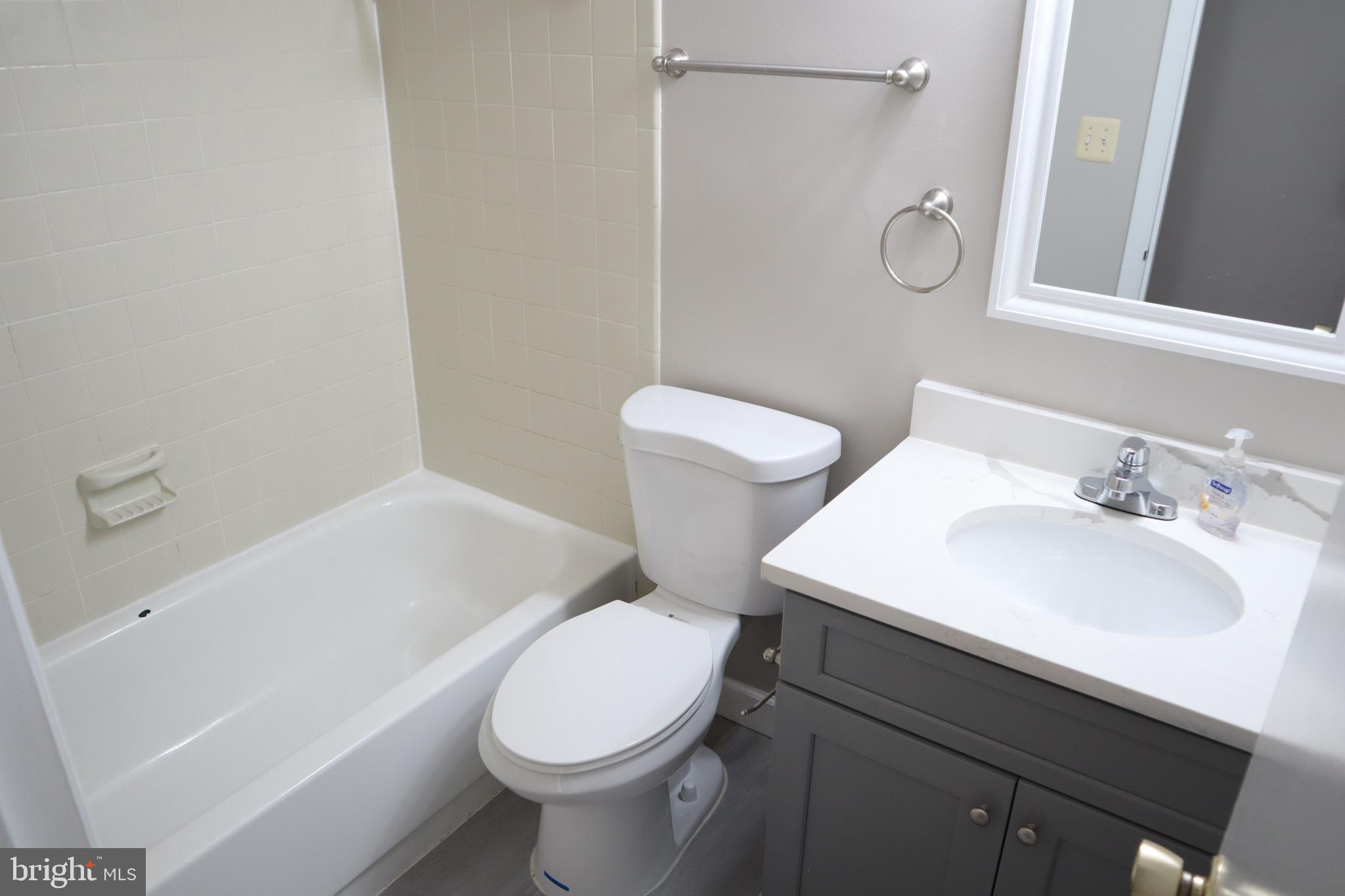 BURGUNDY KNOLLS - Residential Lease