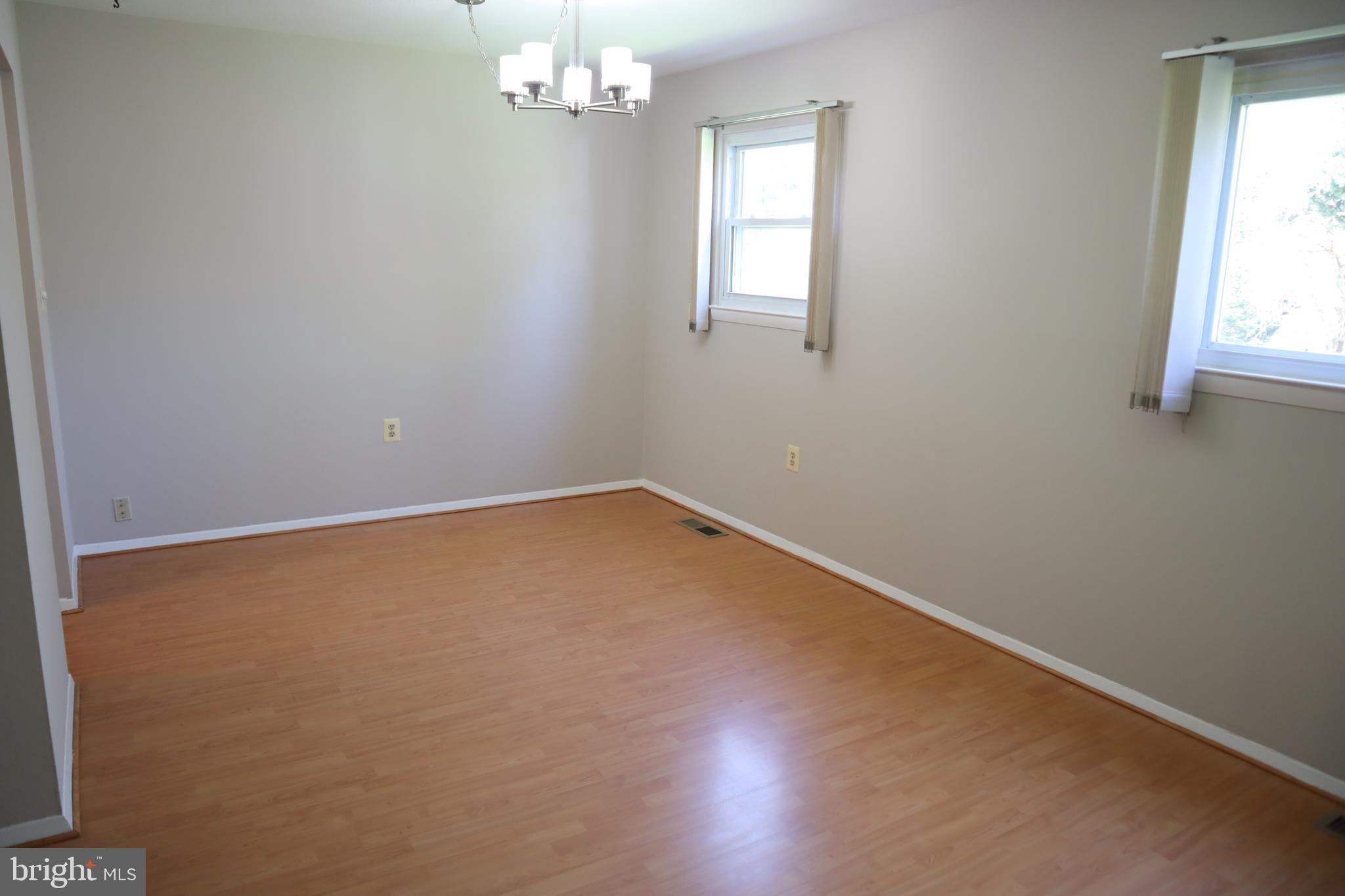 BURGUNDY KNOLLS - Residential Lease