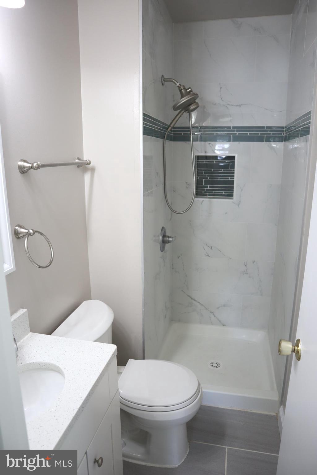 BURGUNDY KNOLLS - Residential Lease