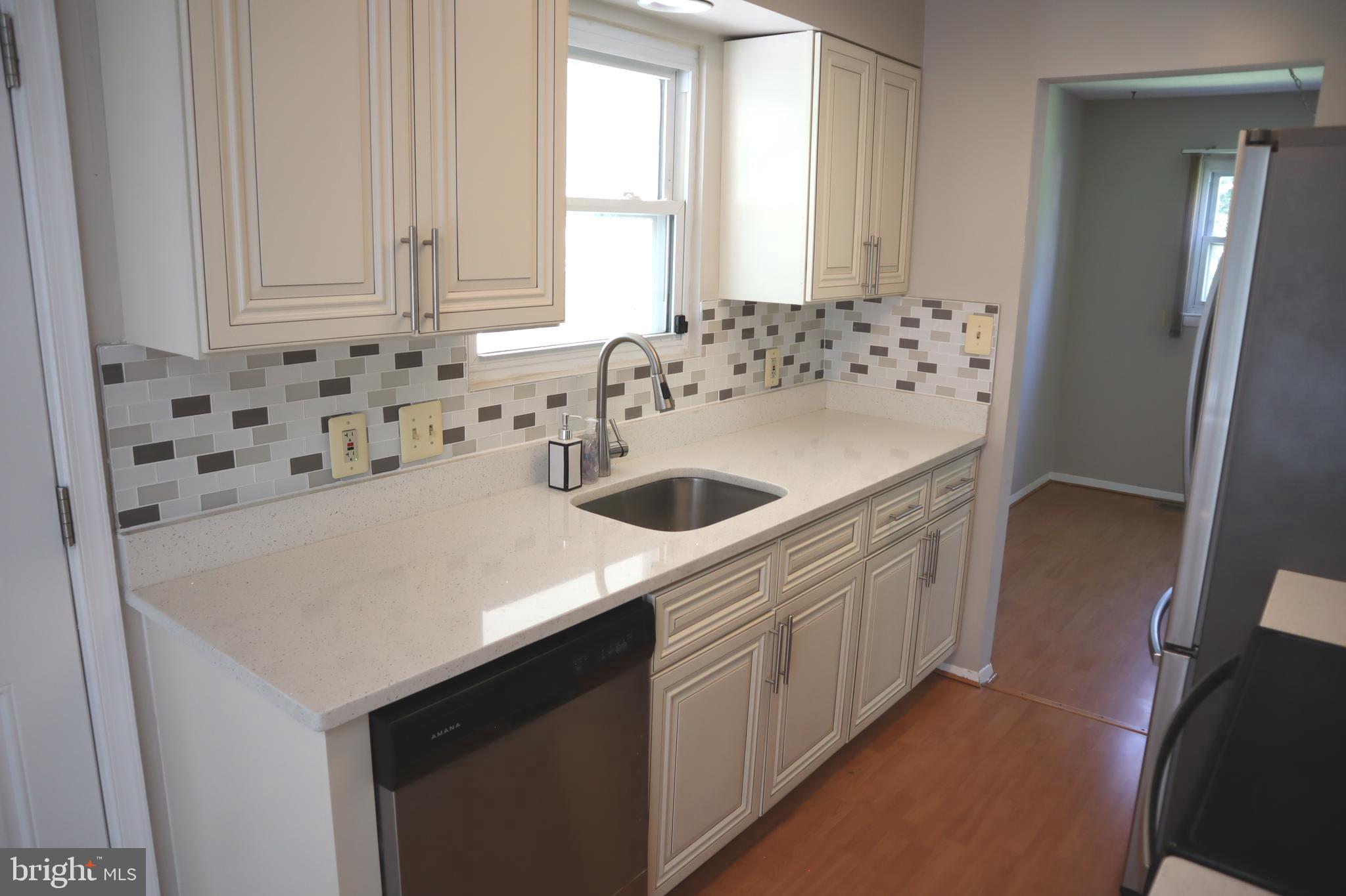 BURGUNDY KNOLLS - Residential Lease