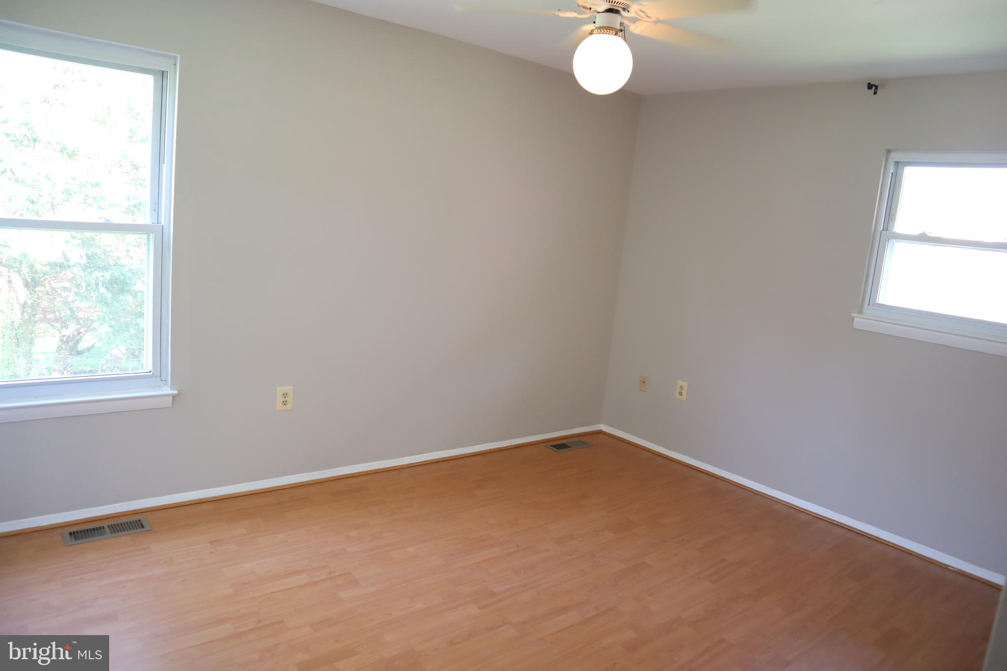 BURGUNDY KNOLLS - Residential Lease