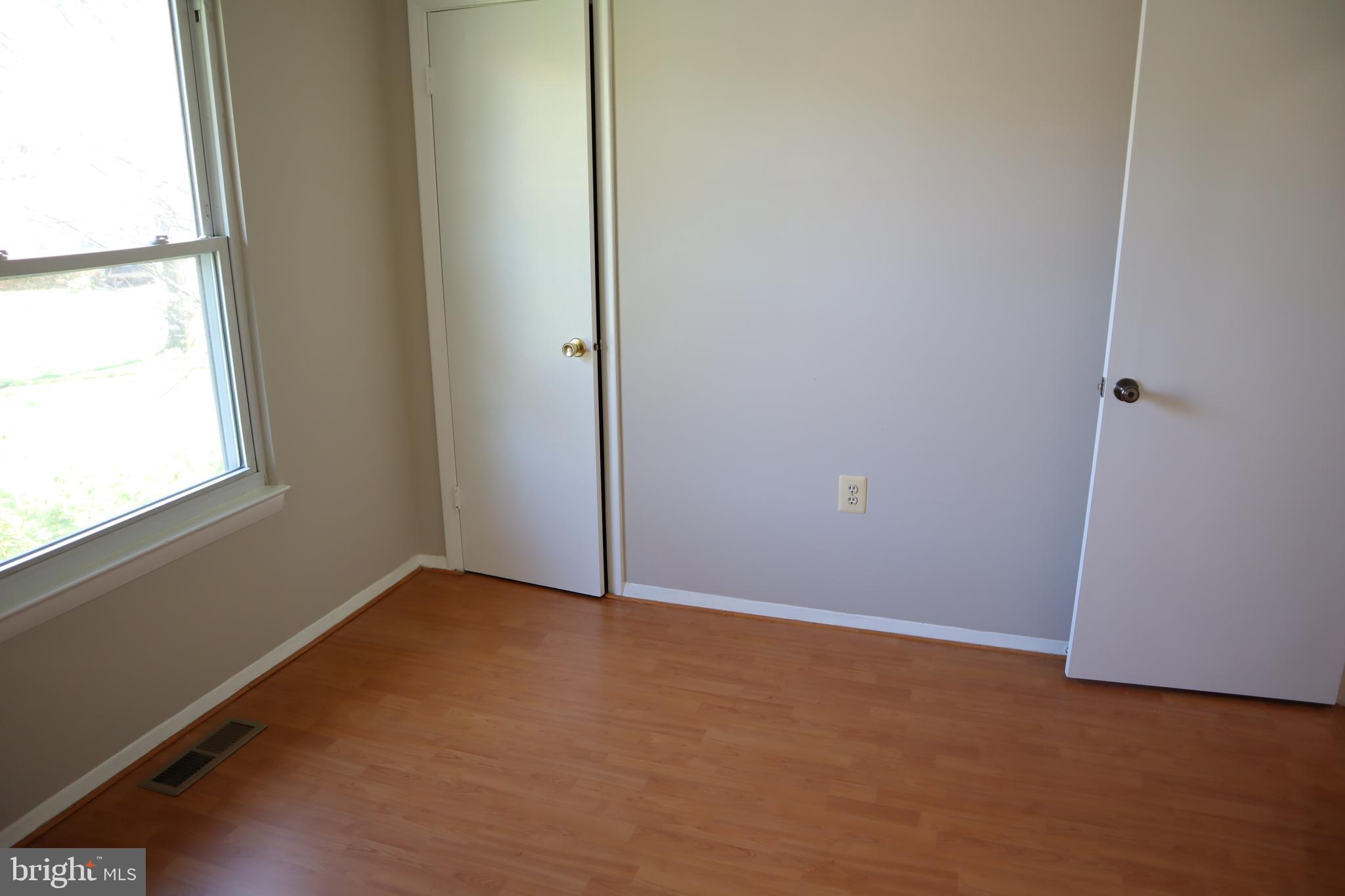 BURGUNDY KNOLLS - Residential Lease