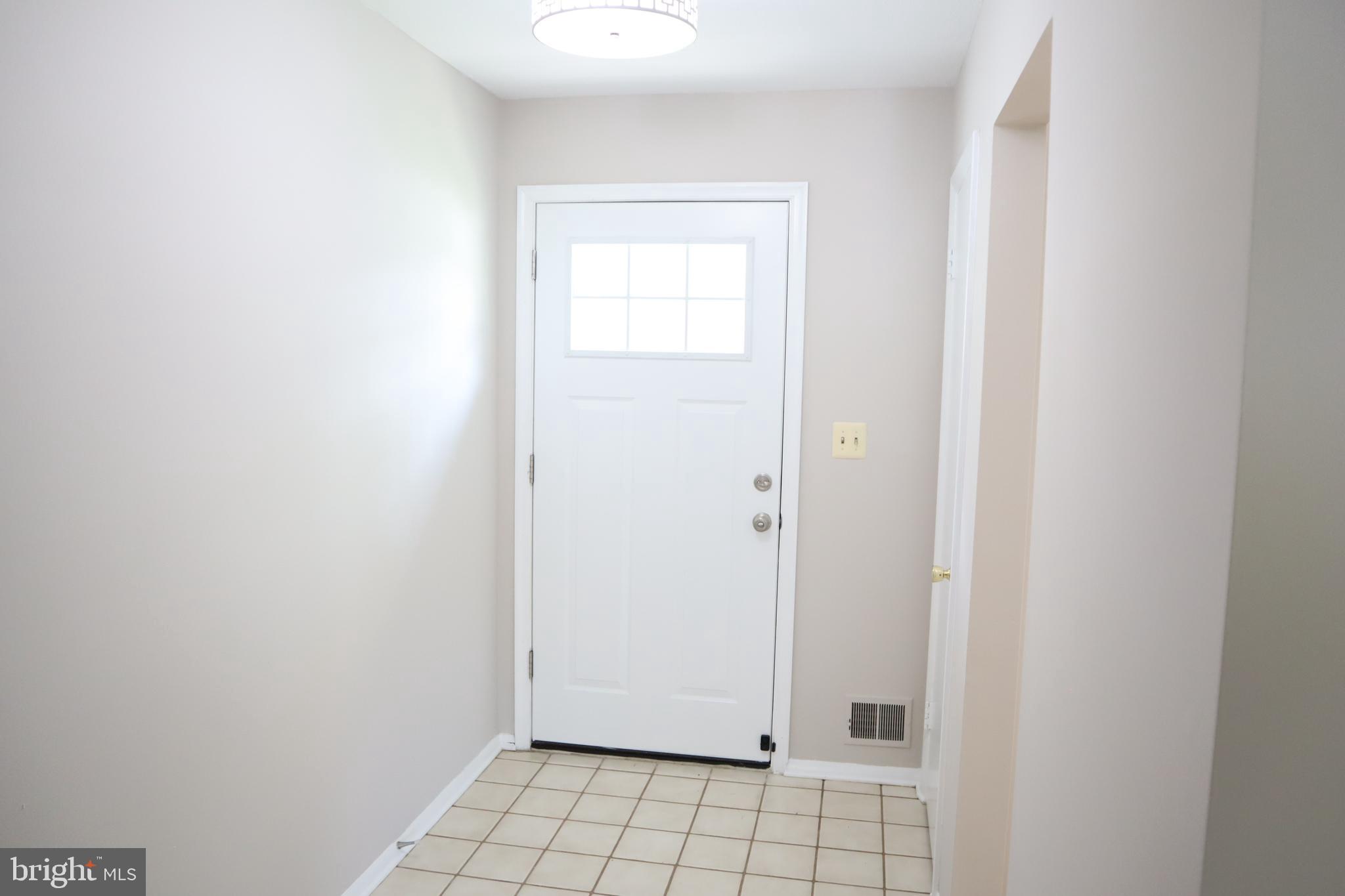 BURGUNDY KNOLLS - Residential Lease