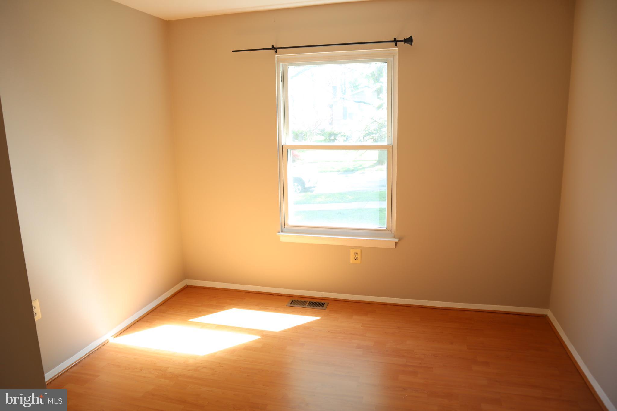 BURGUNDY KNOLLS - Residential Lease