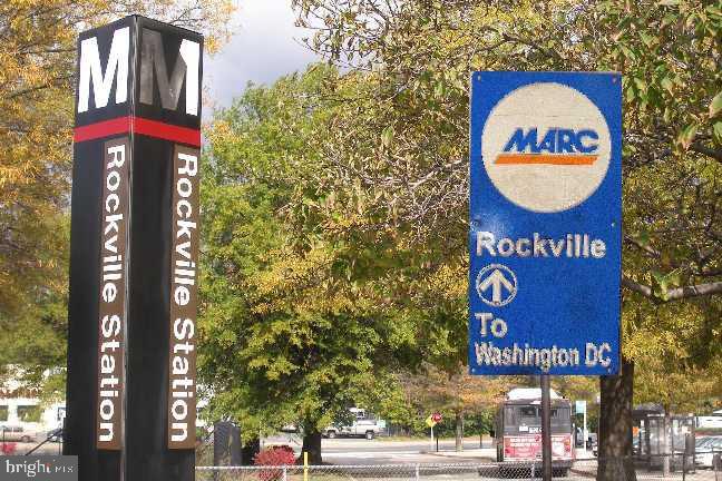 BURGUNDY KNOLLS - Residential Lease