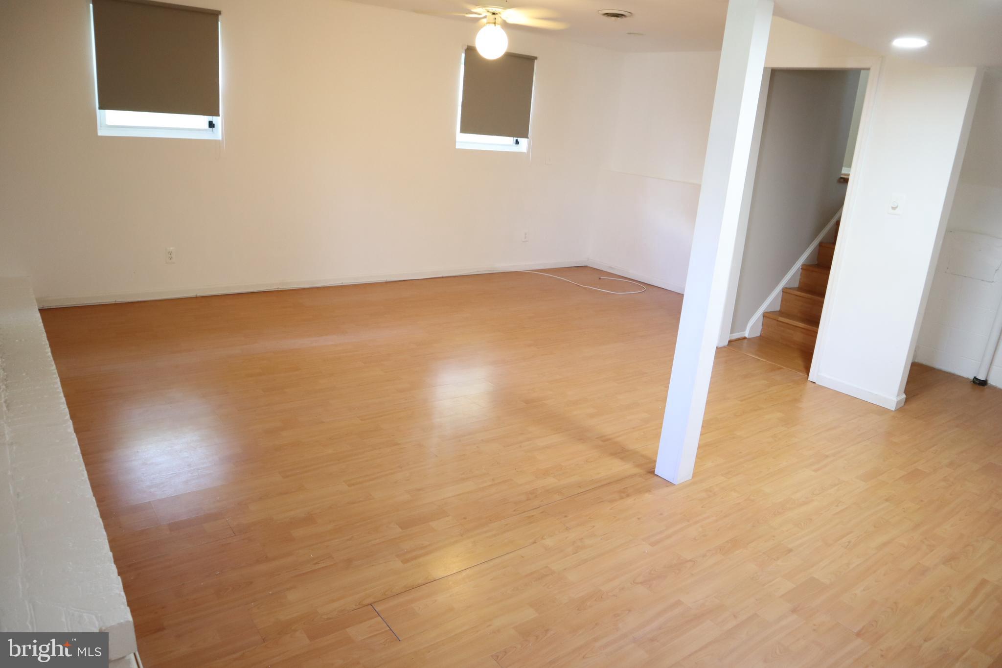 BURGUNDY KNOLLS - Residential Lease