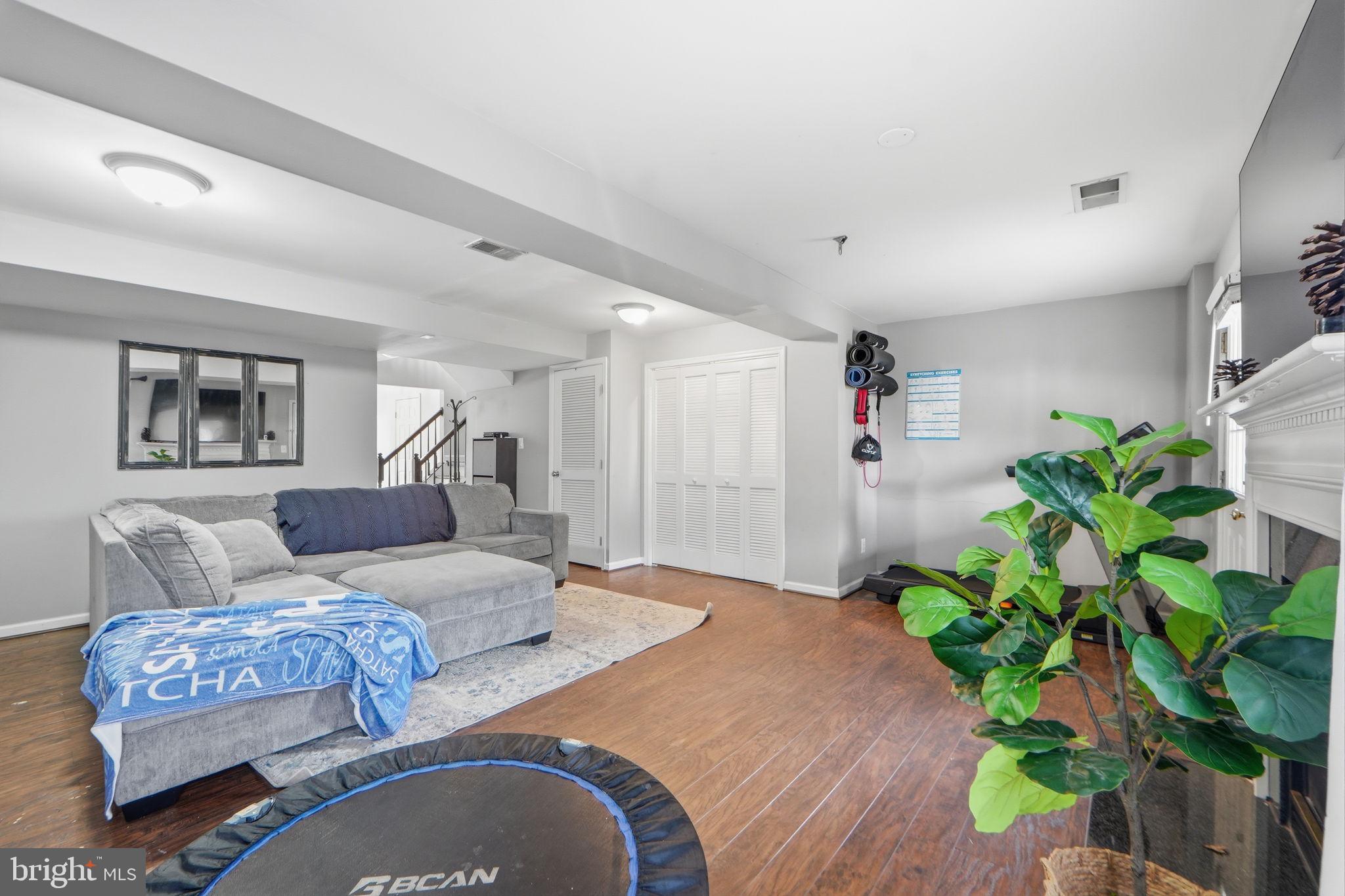 SOMERSET - Residential