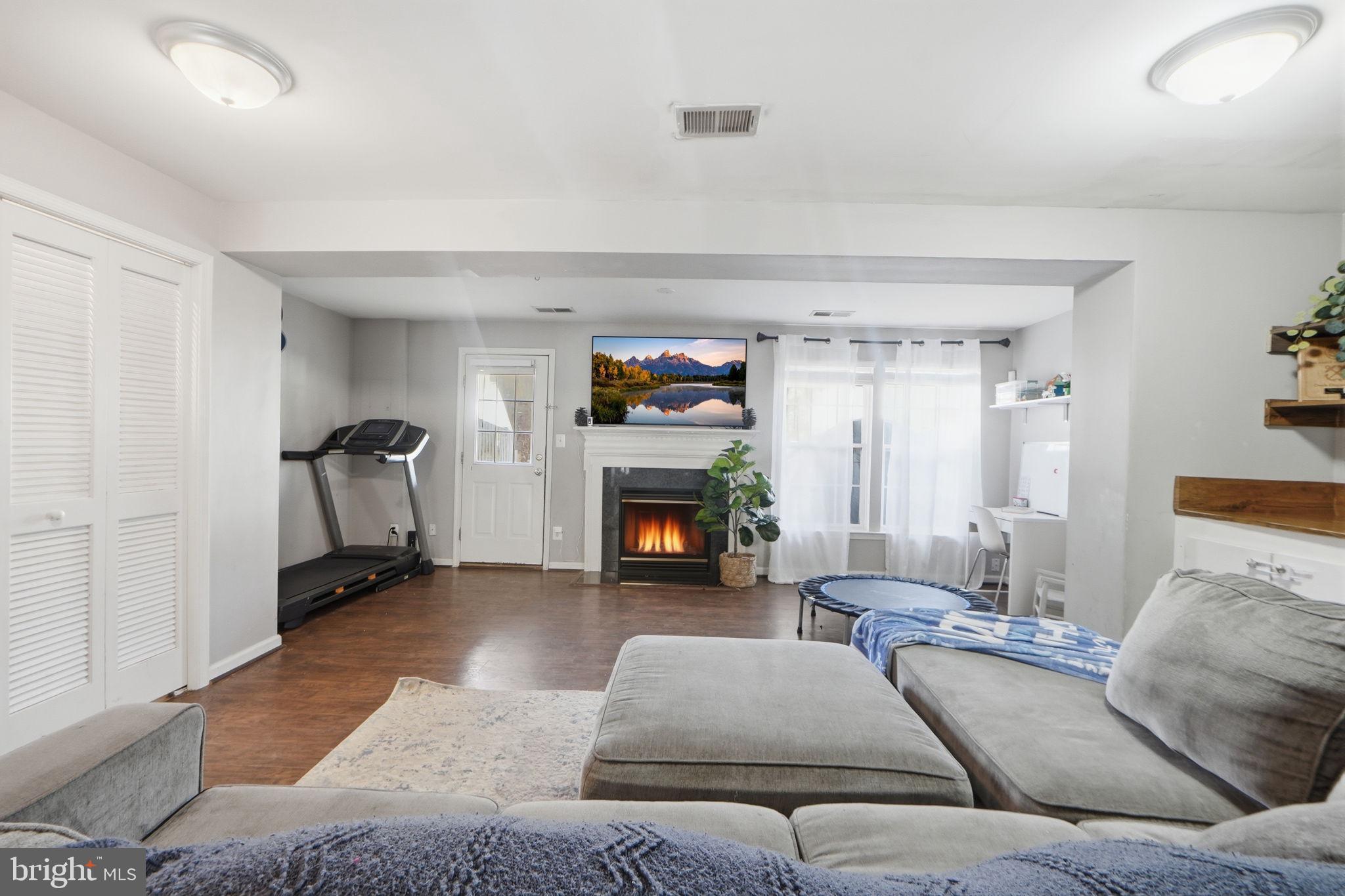 SOMERSET - Residential