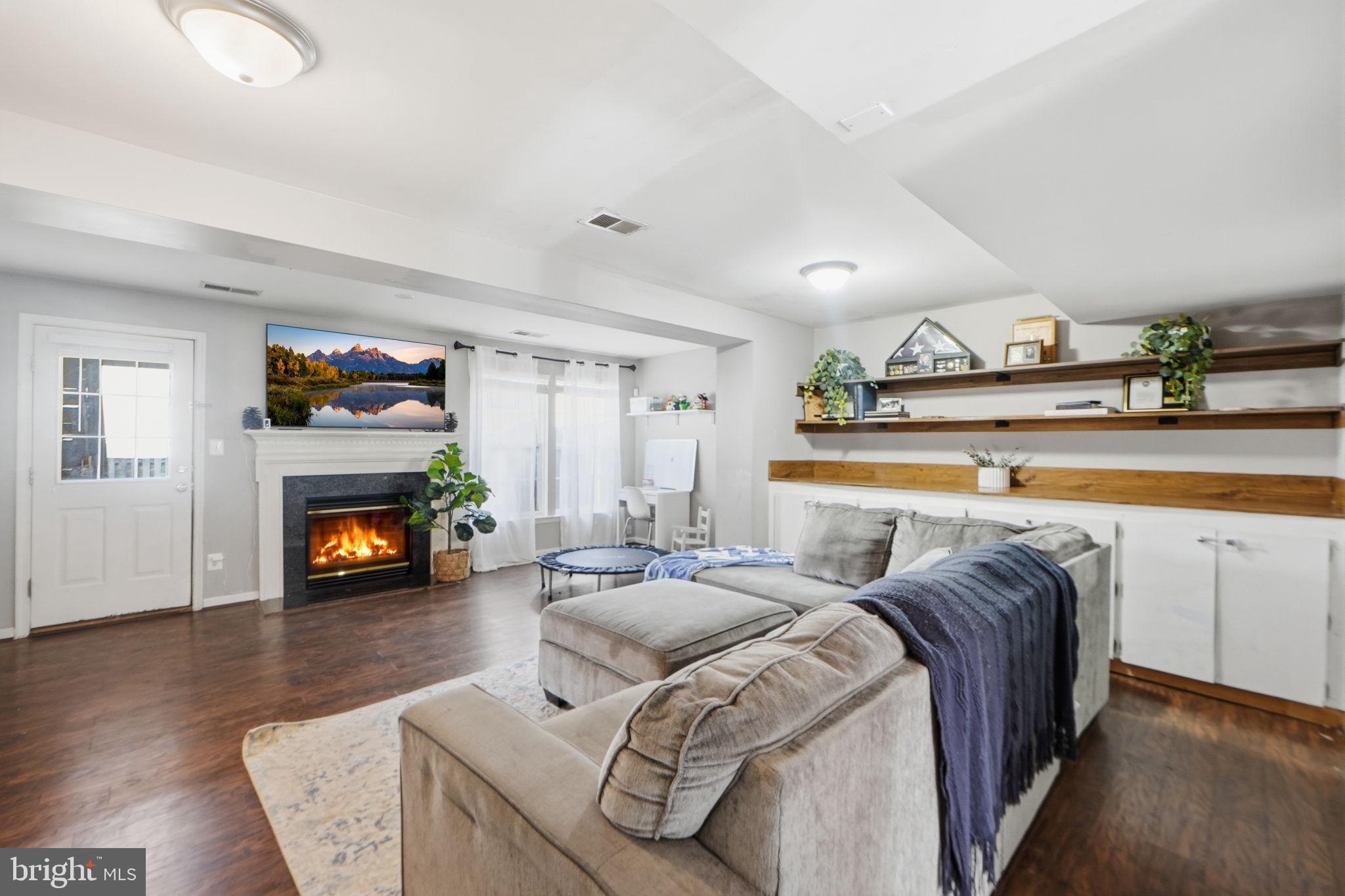 SOMERSET - Residential