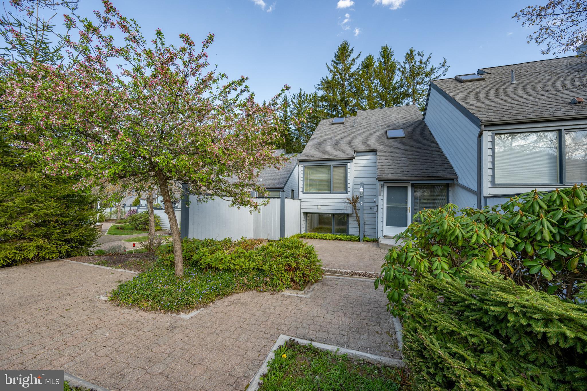 ARROWHEAD - Residential