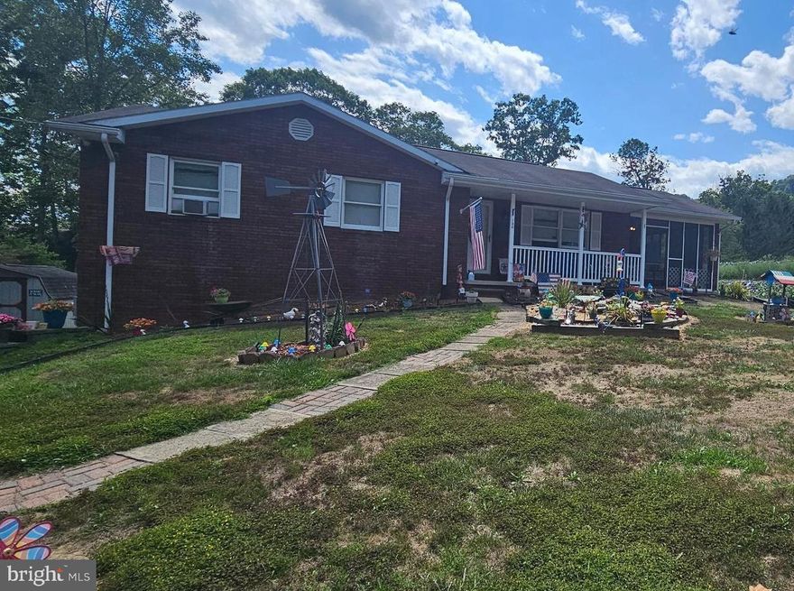 3 bedroom, 2 bath brick rancher on 1 1/2 +/- acres.  Beautiful custom kitchen, screen porch, deck.  Close to ATK, American Woodmark, CSX.  AS IS Sunday showings only