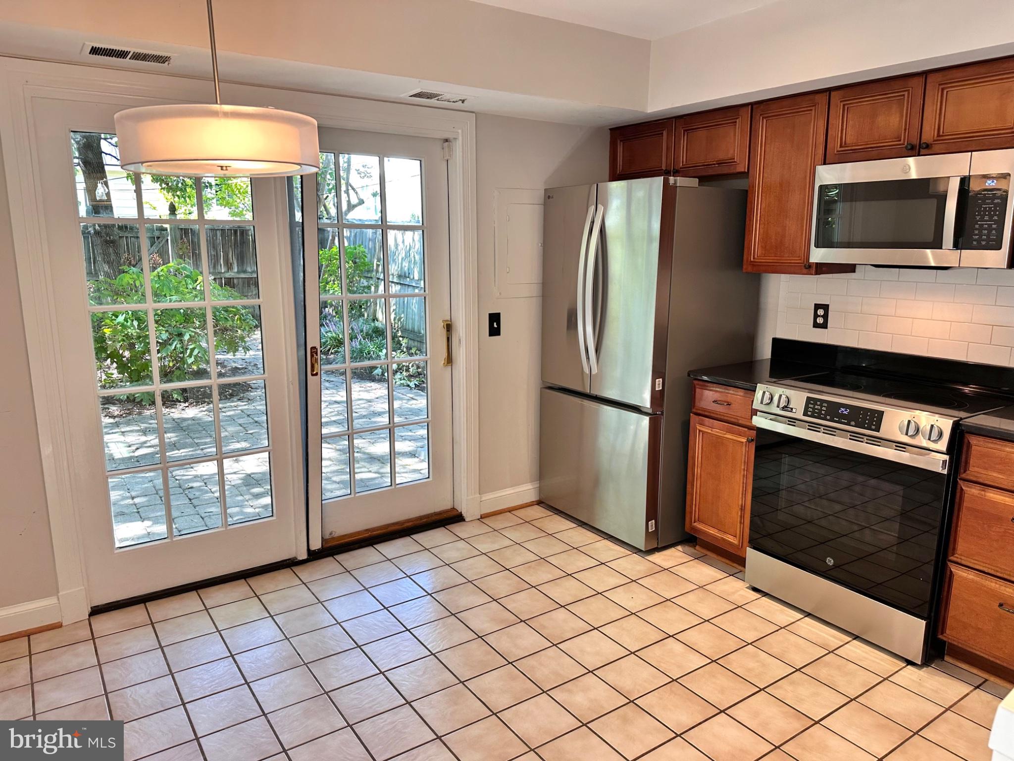 505 CARLISLE DRIVE