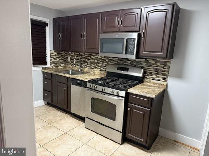 EOG BRICK TOWNHOUSE! This house is in excellent condition! Fresh paint. Fresh tile. Clean. Neutral color palette. The only thing that is missing is YOU to make it a HOME!  Verifiable, stable income of 3x the monthly rent is required. Credit score of 650 or better is required. NO PETS. SMOKING IS NOT ALLOWED IN OR ABOUT THE PROPERTY.