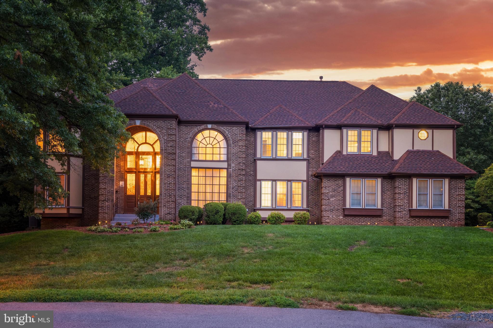 BURKE LAKE MEADOW - Residential
