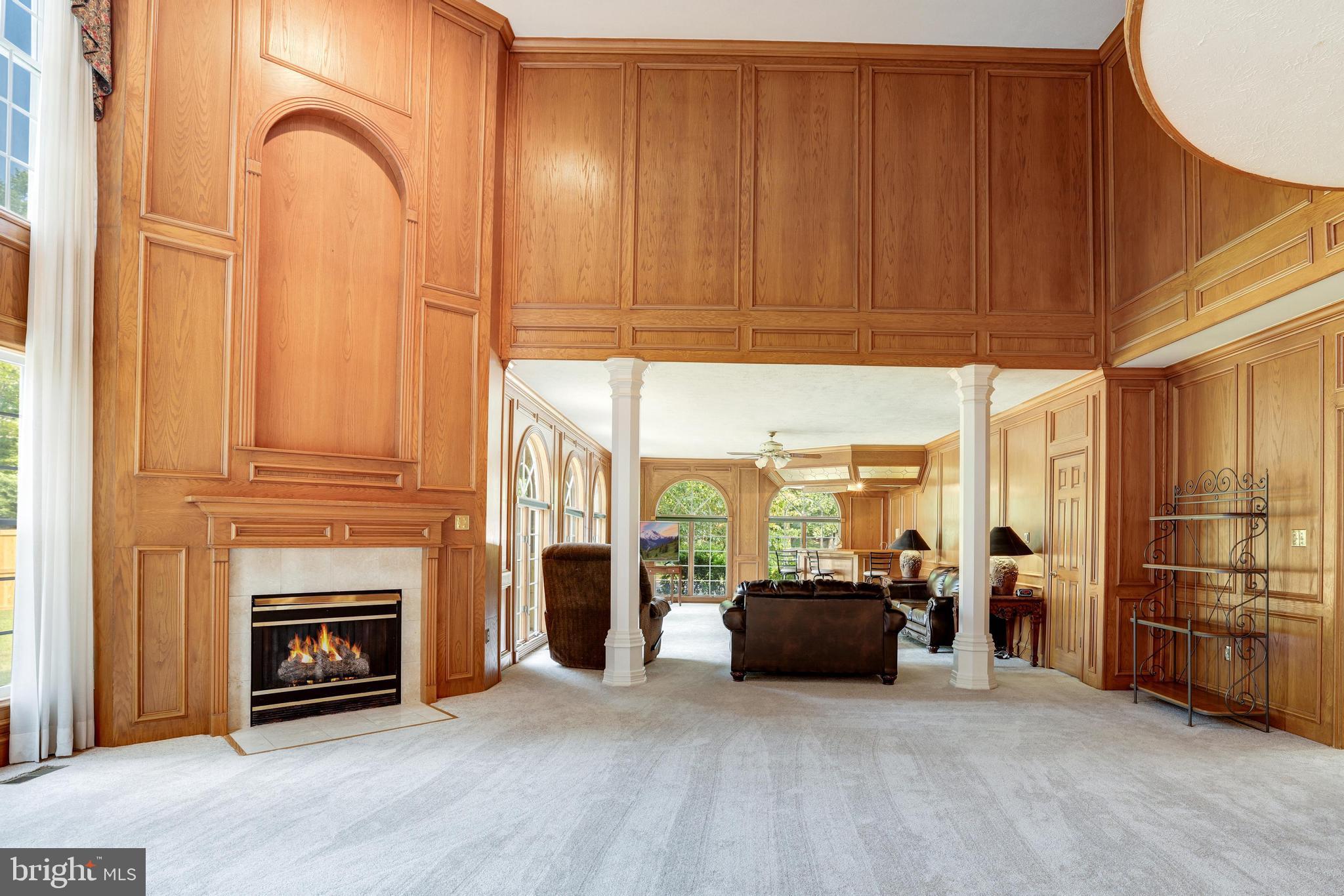 BURKE LAKE MEADOW - Residential