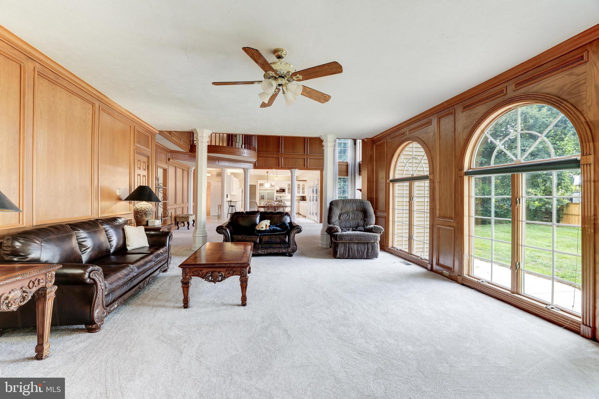 BURKE LAKE MEADOW - Residential