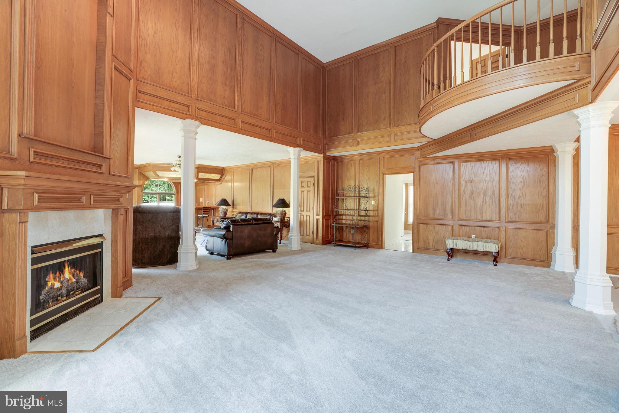 BURKE LAKE MEADOW - Residential