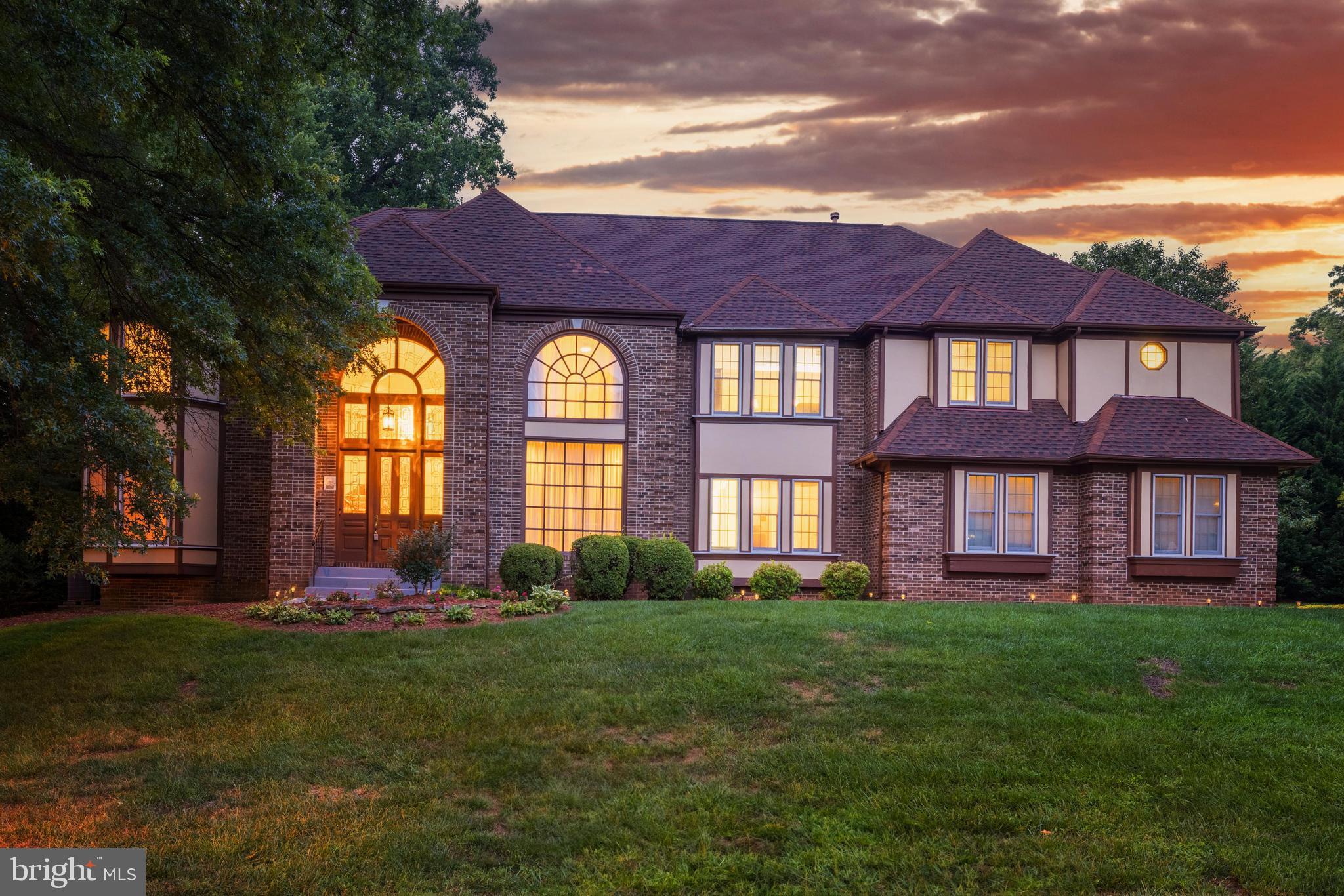 BURKE LAKE MEADOW - Residential