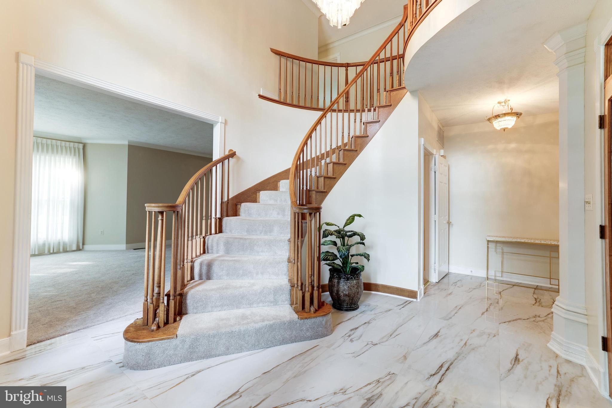 BURKE LAKE MEADOW - Residential