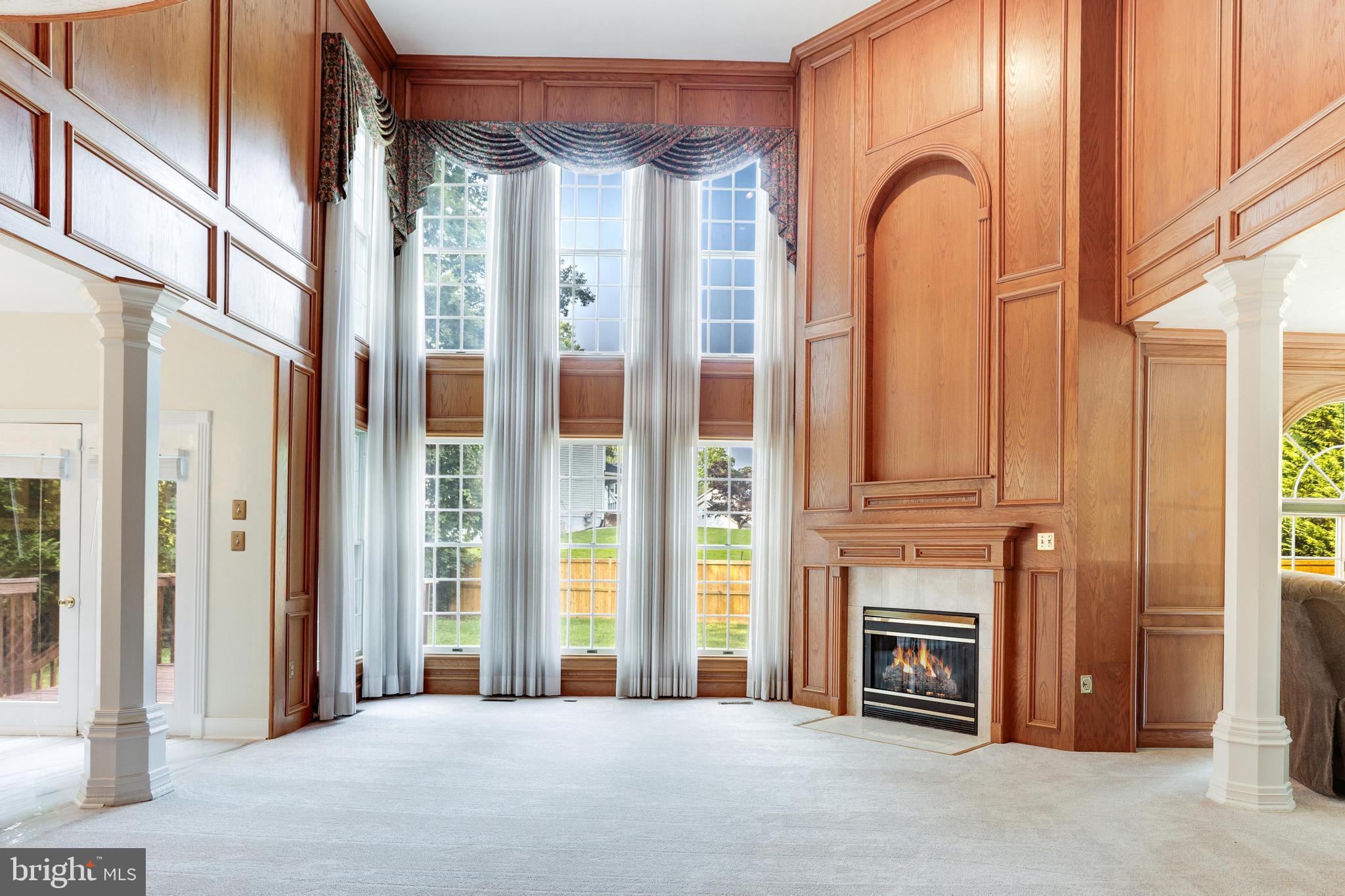 BURKE LAKE MEADOW - Residential