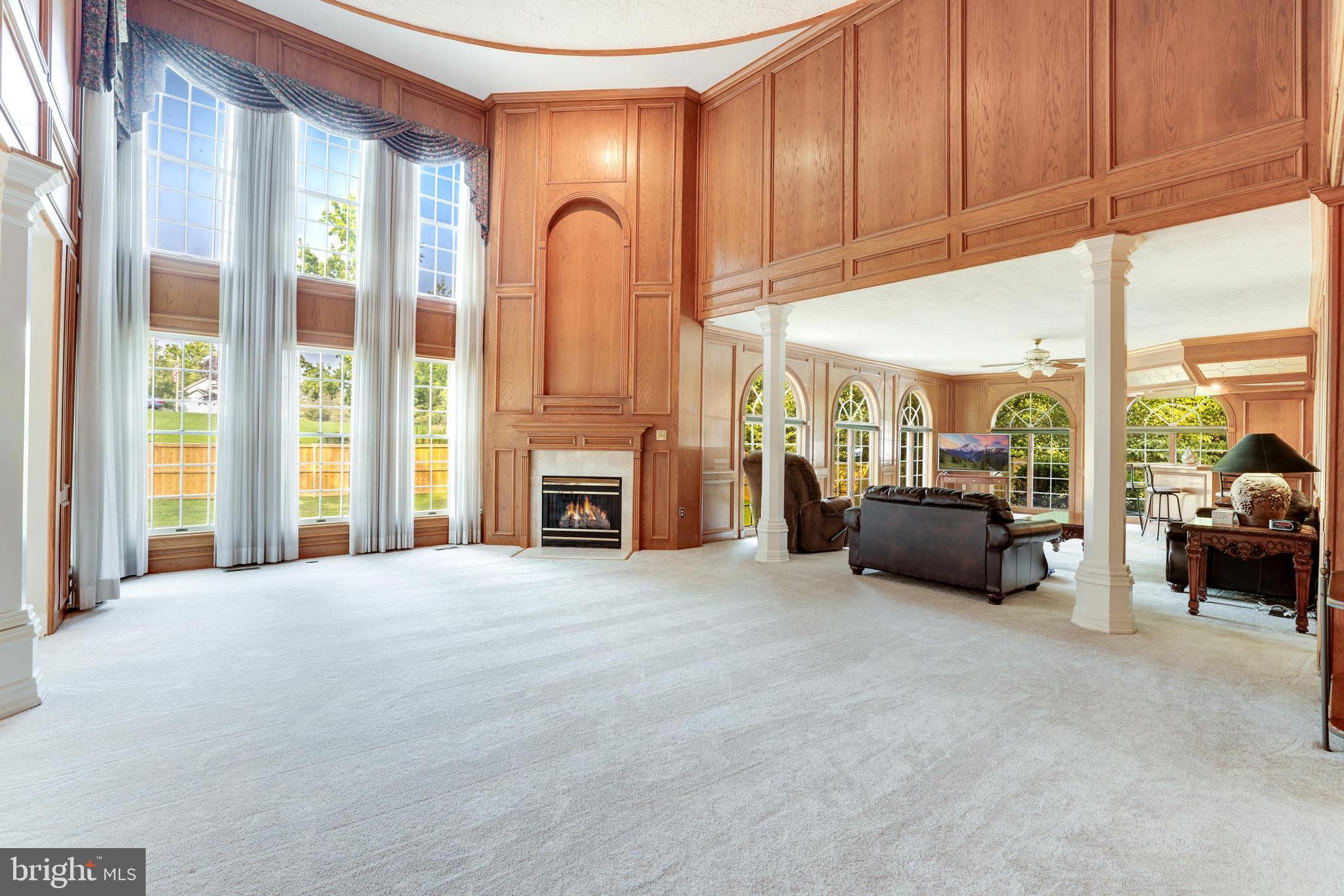 BURKE LAKE MEADOW - Residential