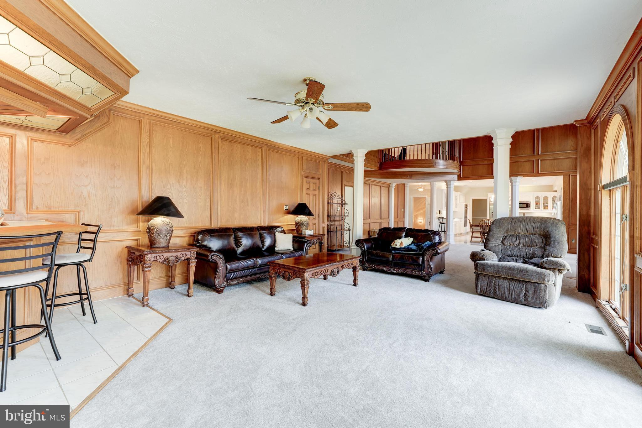 BURKE LAKE MEADOW - Residential