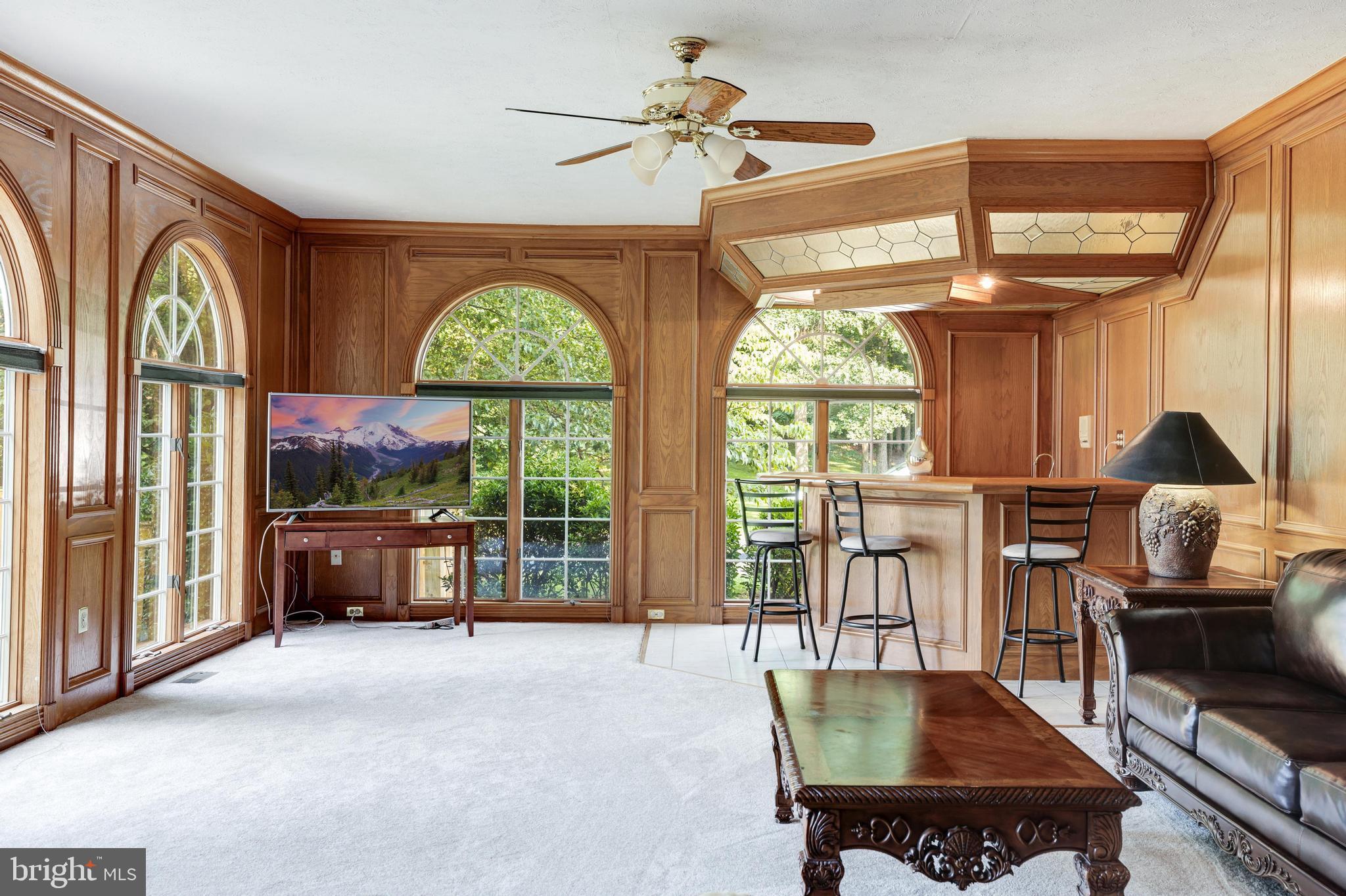 BURKE LAKE MEADOW - Residential