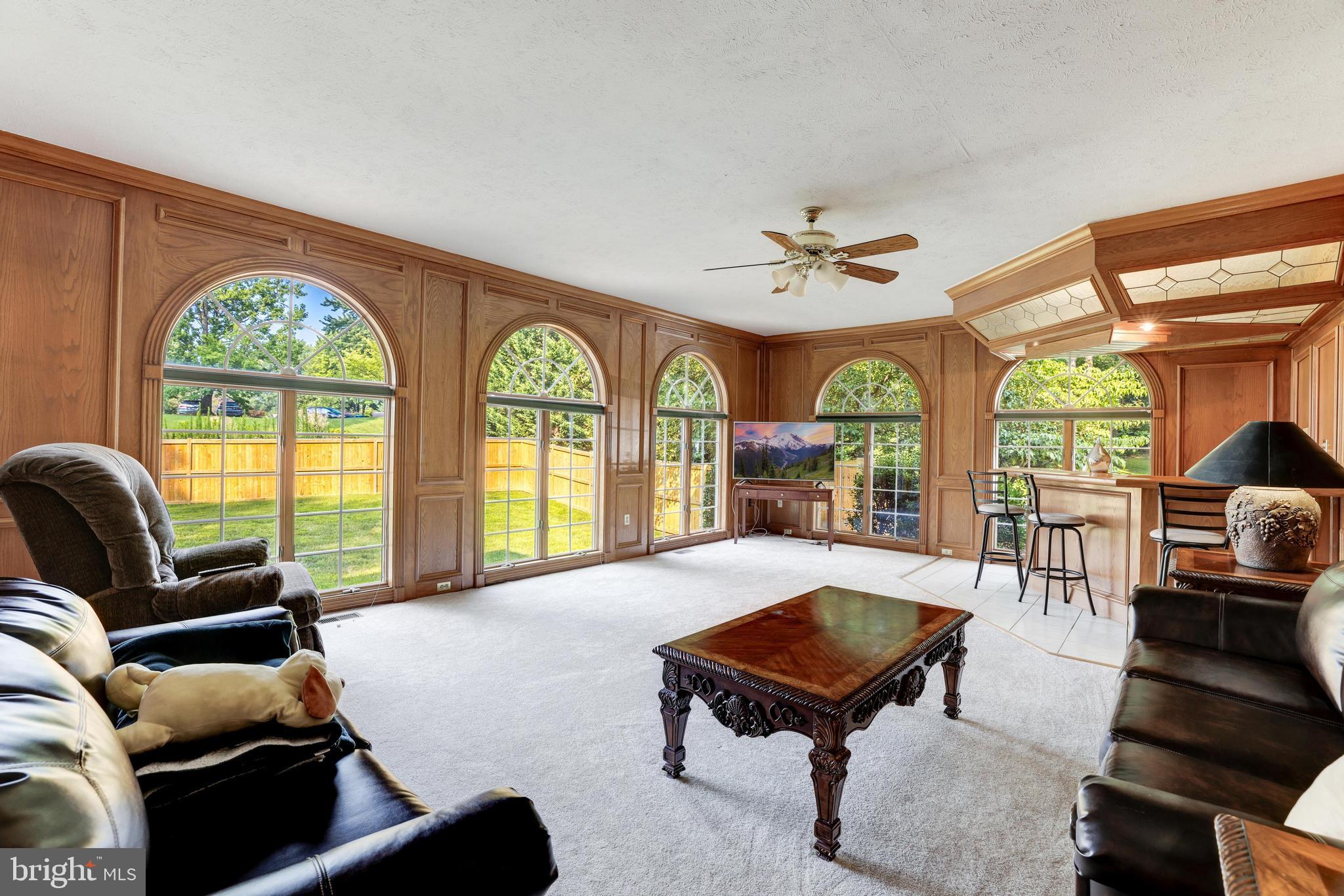 BURKE LAKE MEADOW - Residential