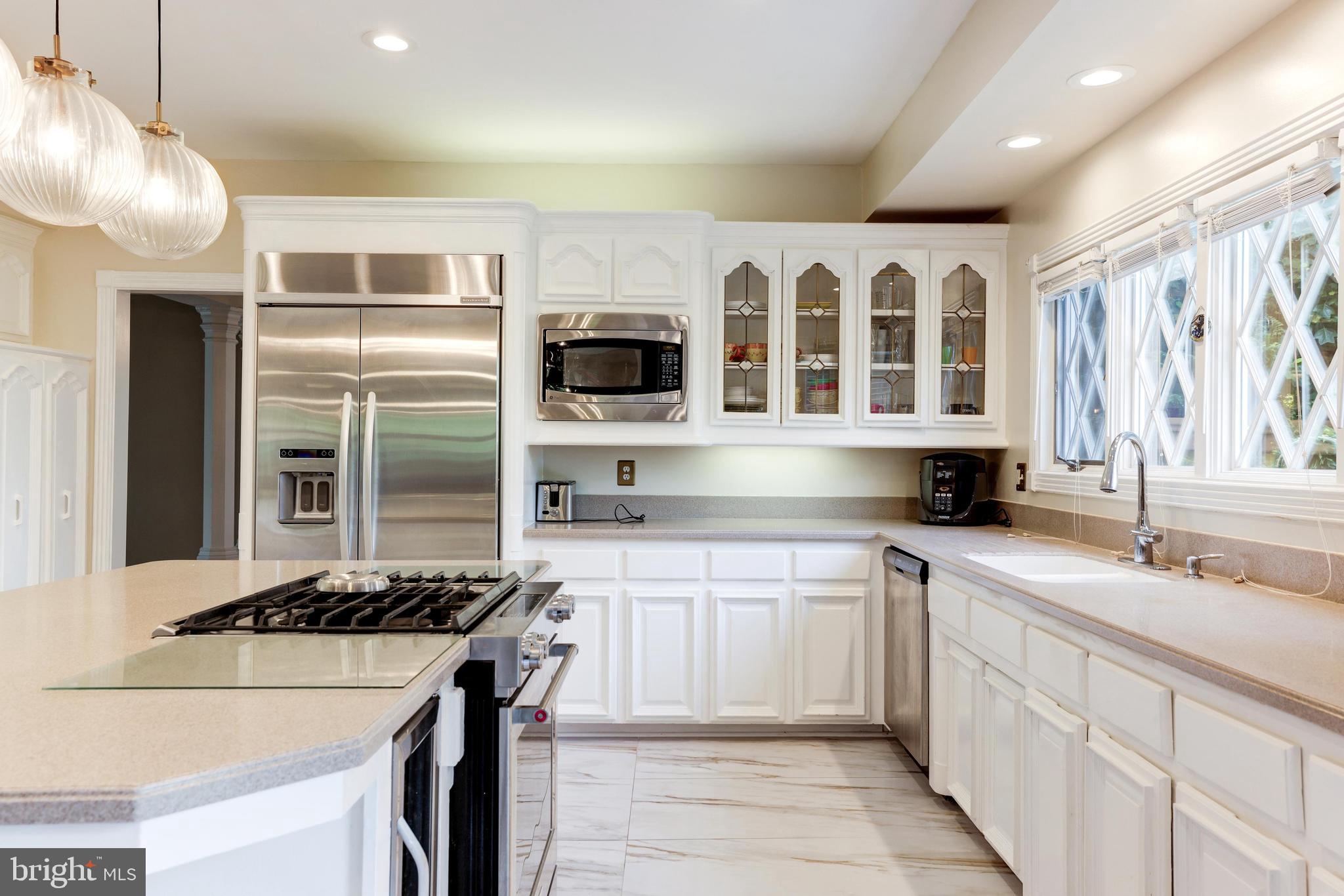 BURKE LAKE MEADOW - Residential