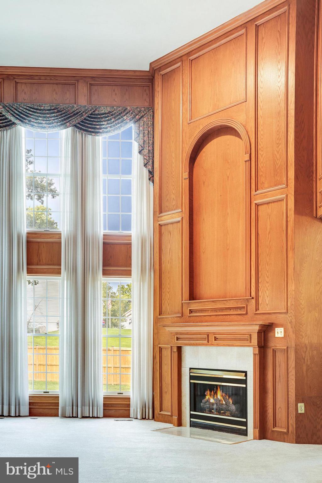 BURKE LAKE MEADOW - Residential